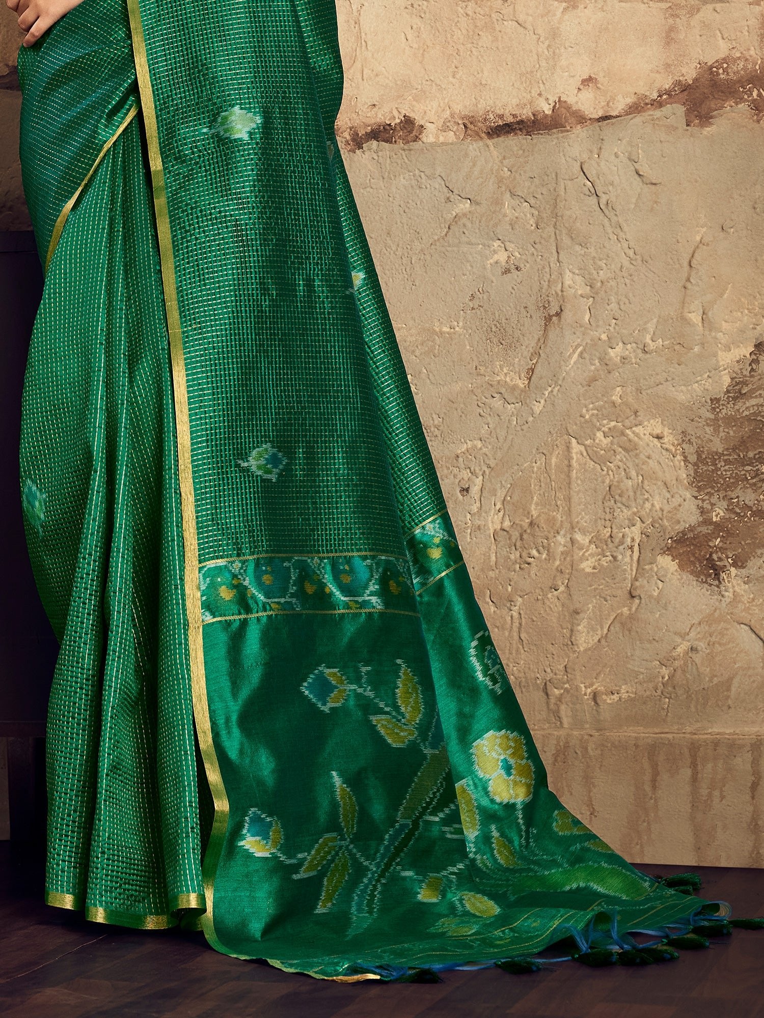 Bottle Green Ikat Patola&nbsp; Silk&nbsp; Blend Saree with Zari Border - Ressa