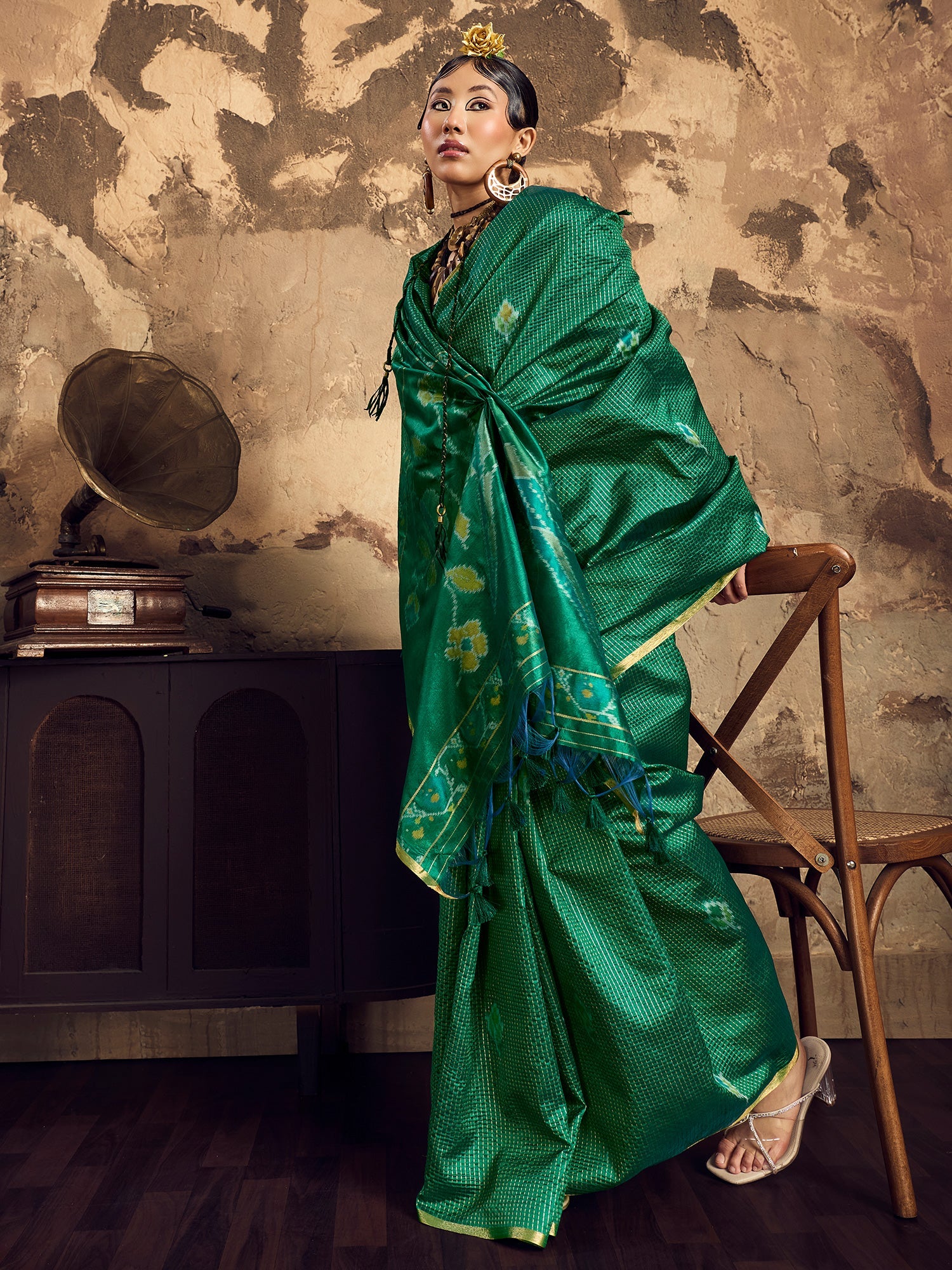 Bottle Green Ikat Patola&nbsp; Silk&nbsp; Blend Saree with Zari Border - Ressa