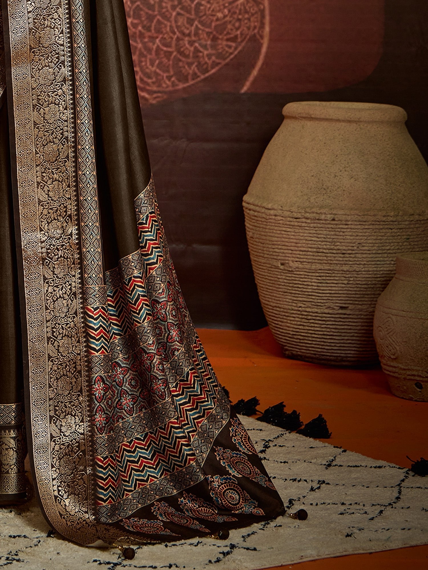 Brown Banarasi Silk Saree with Meenakari Pallu - Ressa