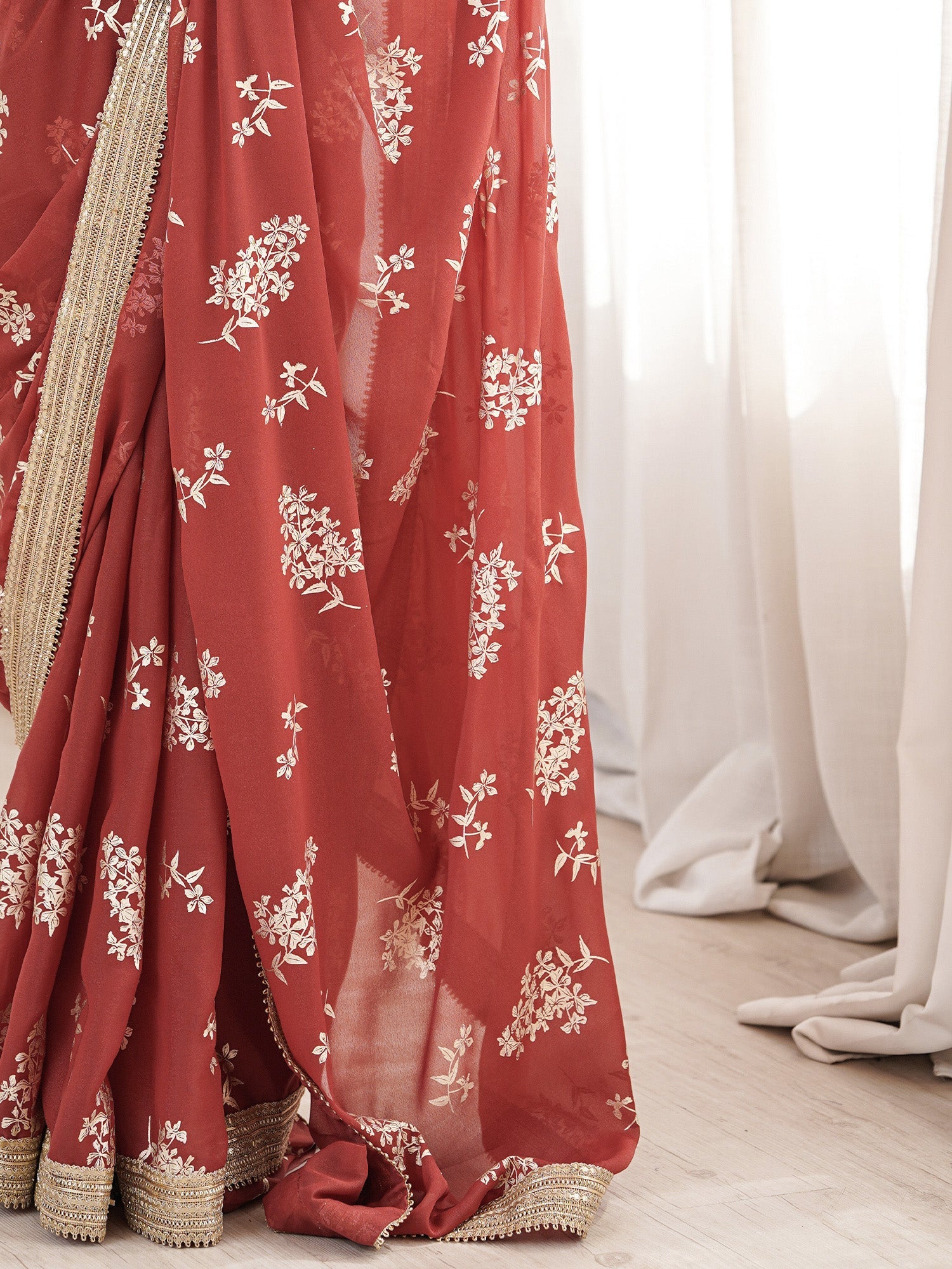 Clay Red Georgette Woven Silk Blend Gold Zari Floral Buti Saree - Ressa
