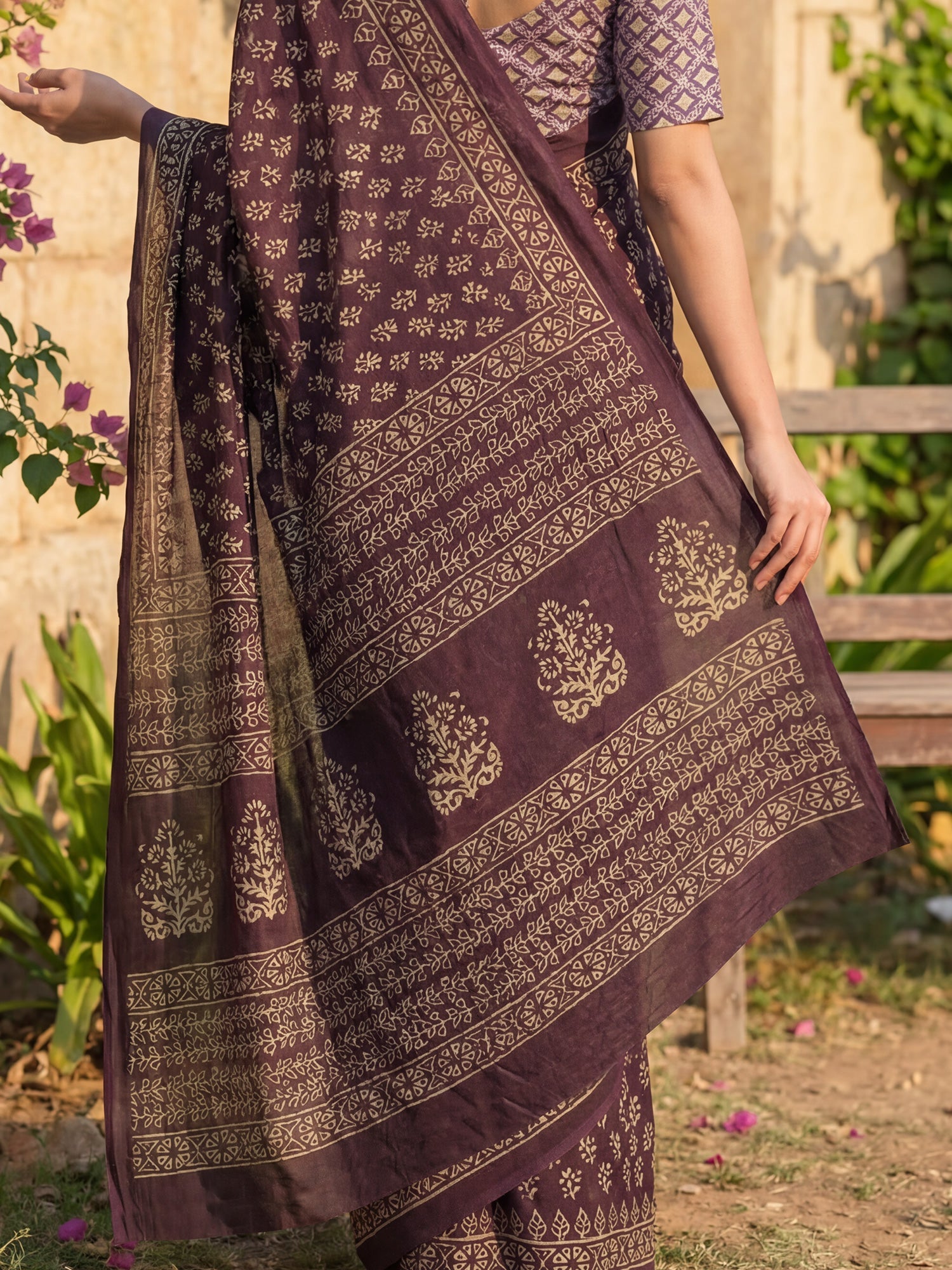 Cotton Mulmul Geometric Vine Saree - Ressa