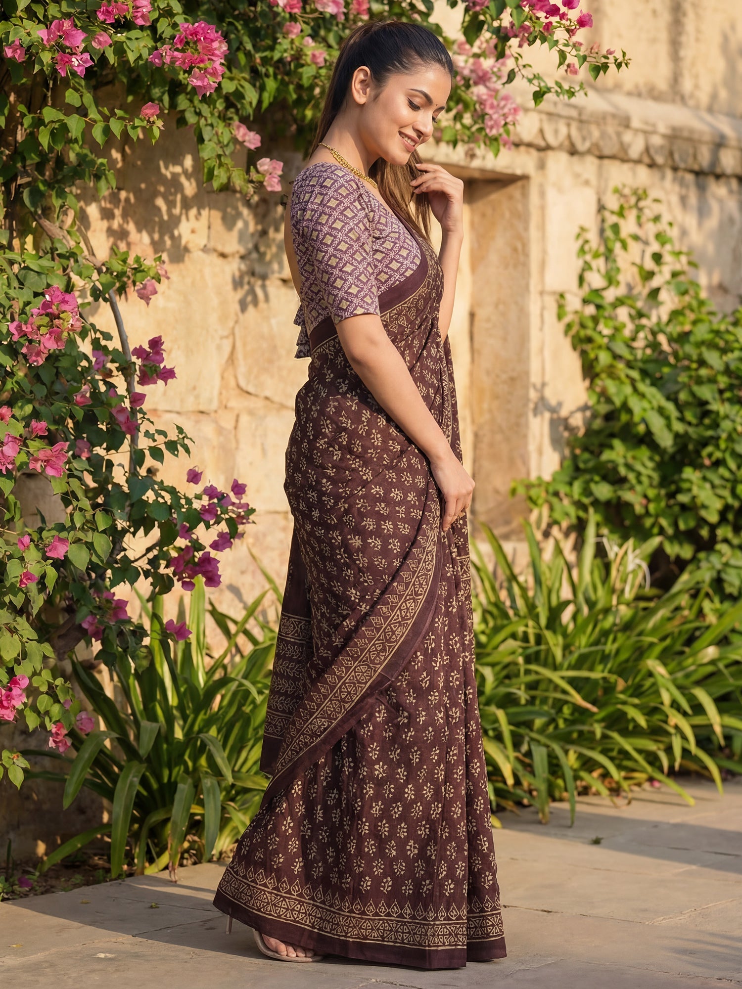 Cotton Mulmul Geometric Vine Saree - Ressa