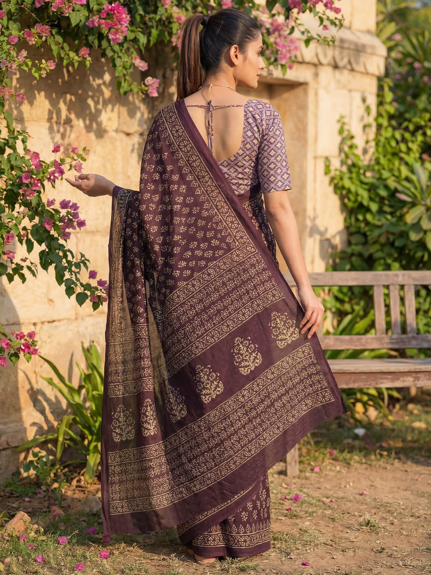 Cotton Mulmul Geometric Vine Saree - Ressa