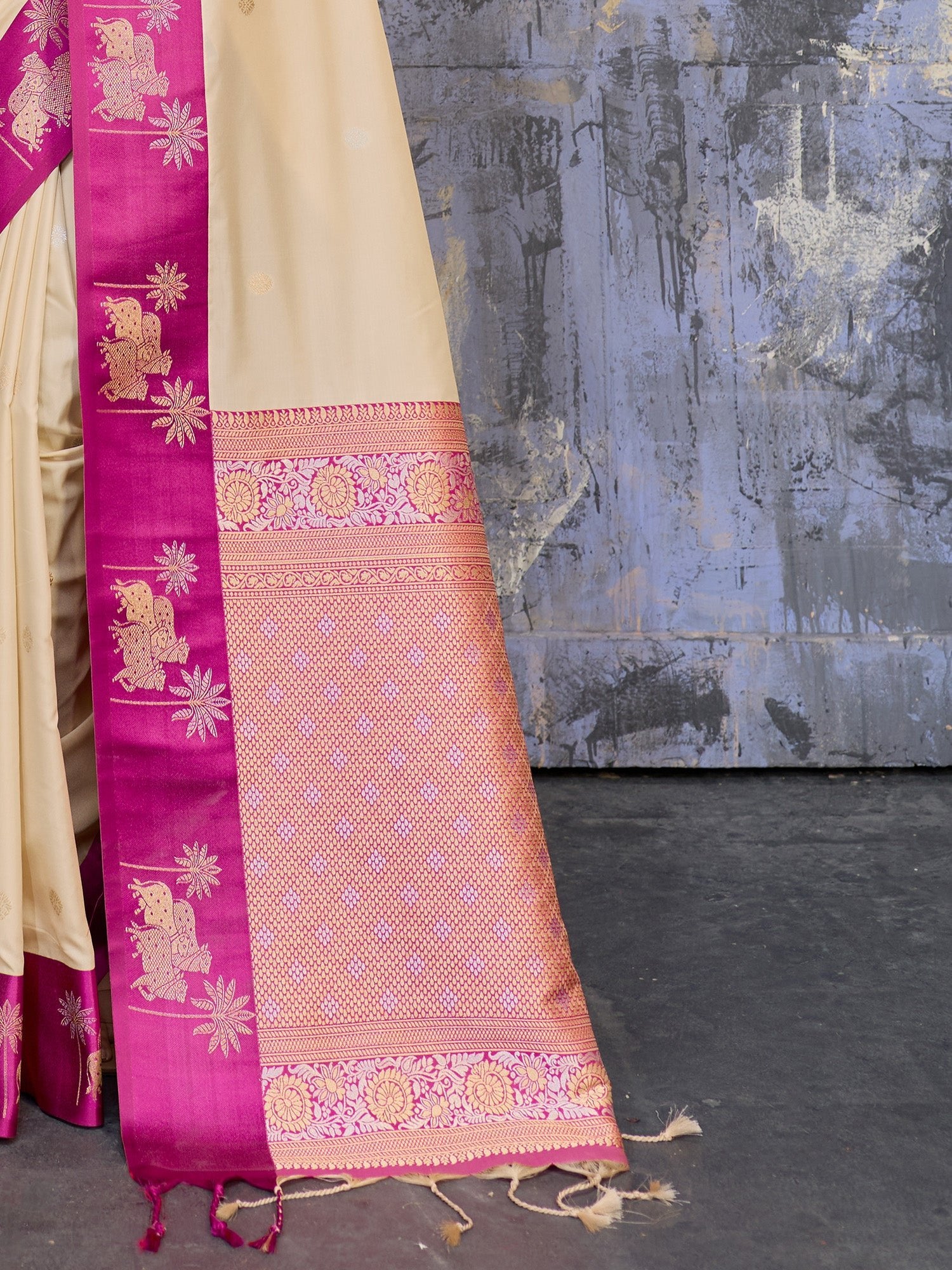 Cream & Pink Banarasi Silk Blend Saree - Ressa