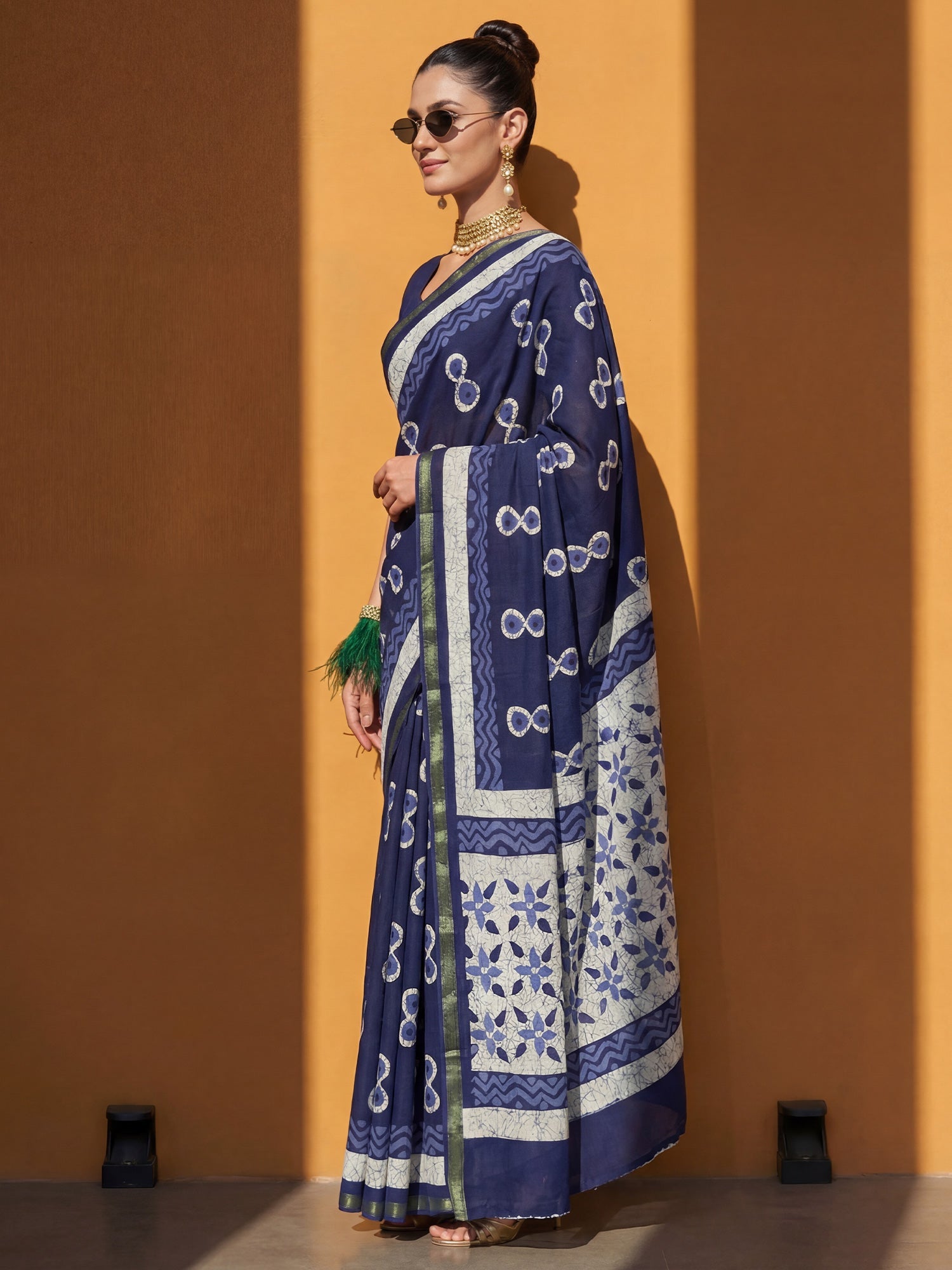 Dark Green & Red Silk Blend Patola &Gaj Motif Traditional Zari Border - Ressa