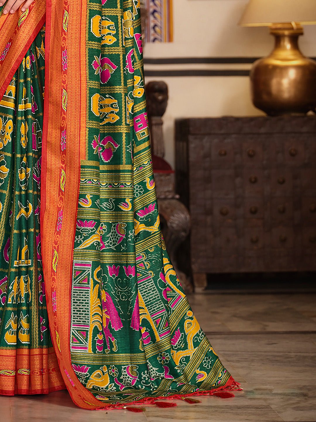 Dark Green Silk Blend Patola Inspired Weaving Zari Border Blouse Saree - Ressa