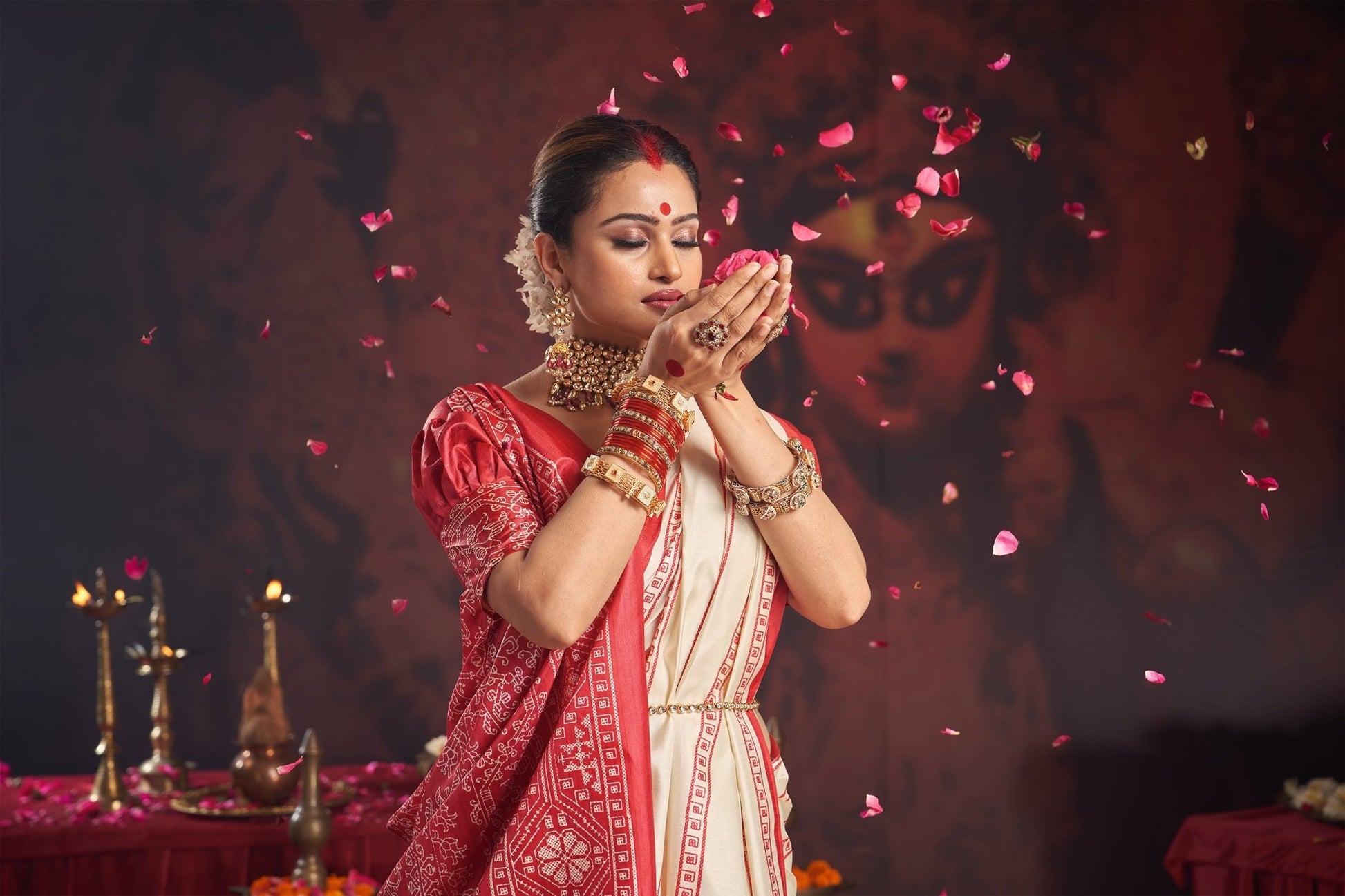 Divine Grace White & Red Printed Saree - Ressa