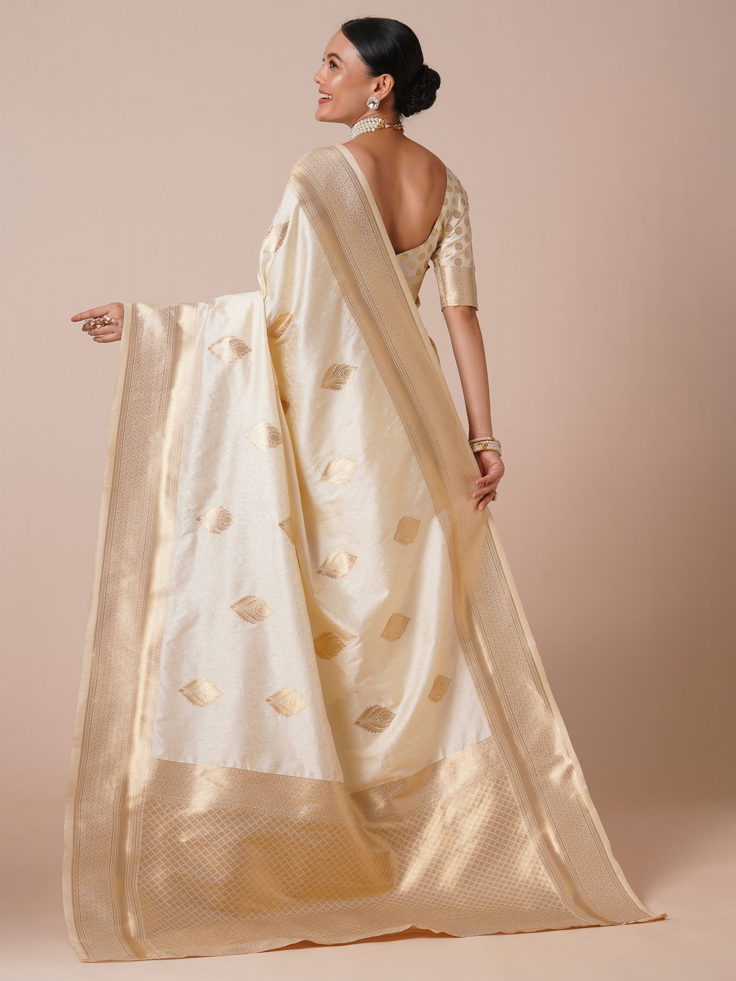 Elegant Off-White Silk Blend Zari Woven Saree - Ressa