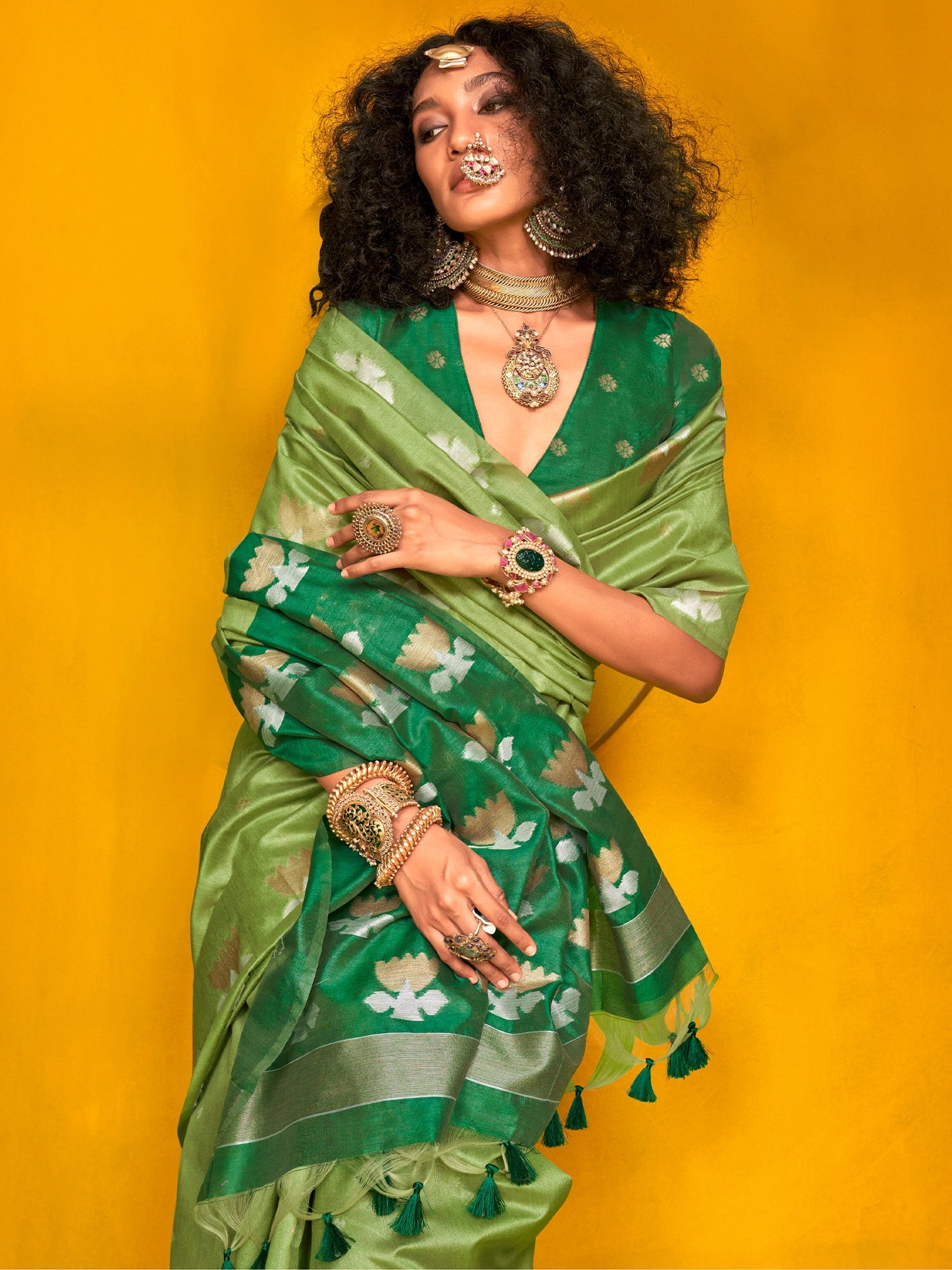 Emerald Green Silk Blend with Lotus Buti Saree - Ressa