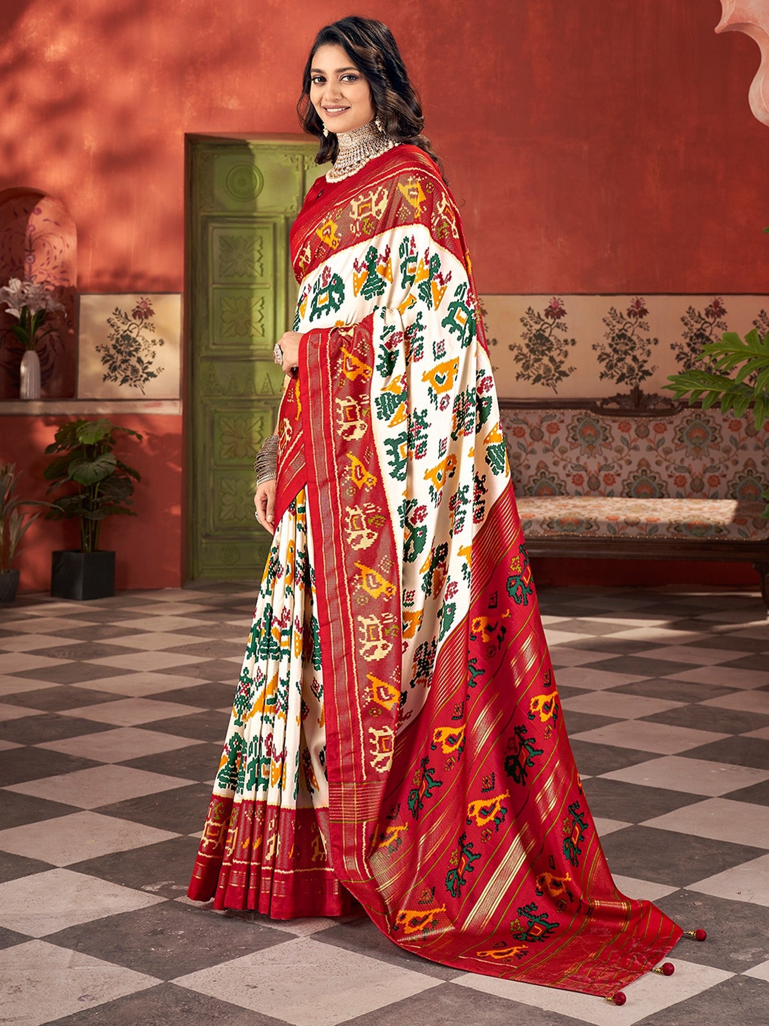 Ethnic Motifs Woven Design Zari Patola Saree - Ressa