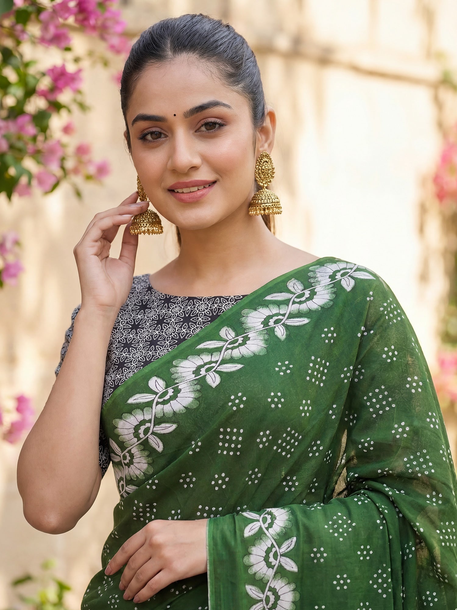 Green Cotton Mulmul Contrast Pallu Saree - Ressa