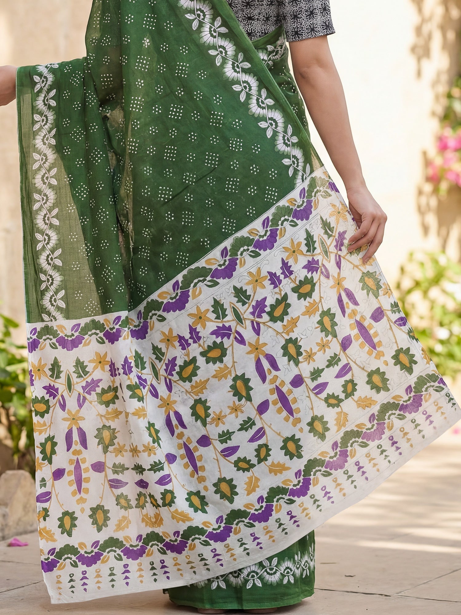 Green Cotton Mulmul Contrast Pallu Saree - Ressa
