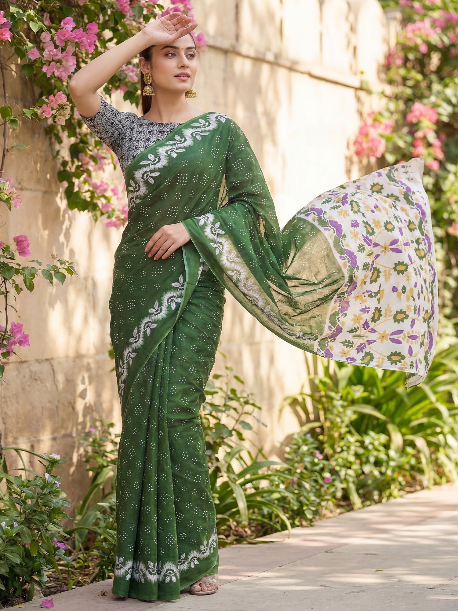 Green Cotton Mulmul Contrast Pallu Saree - Ressa