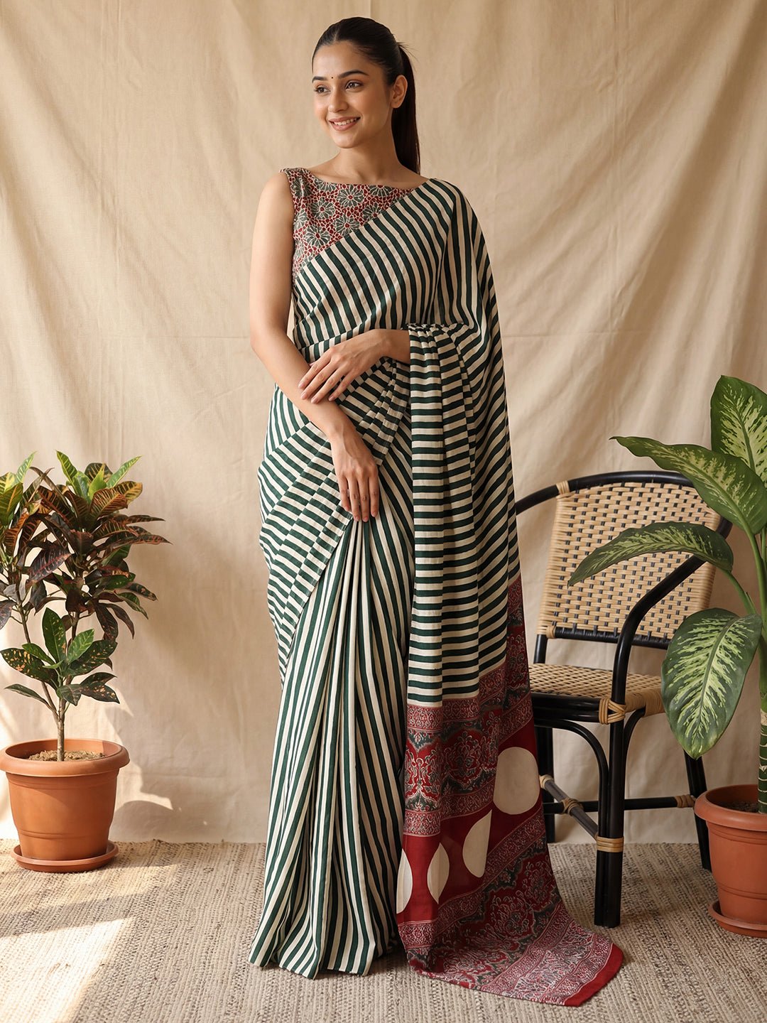 Green Crepe Striped Pattern Saree - Ressa