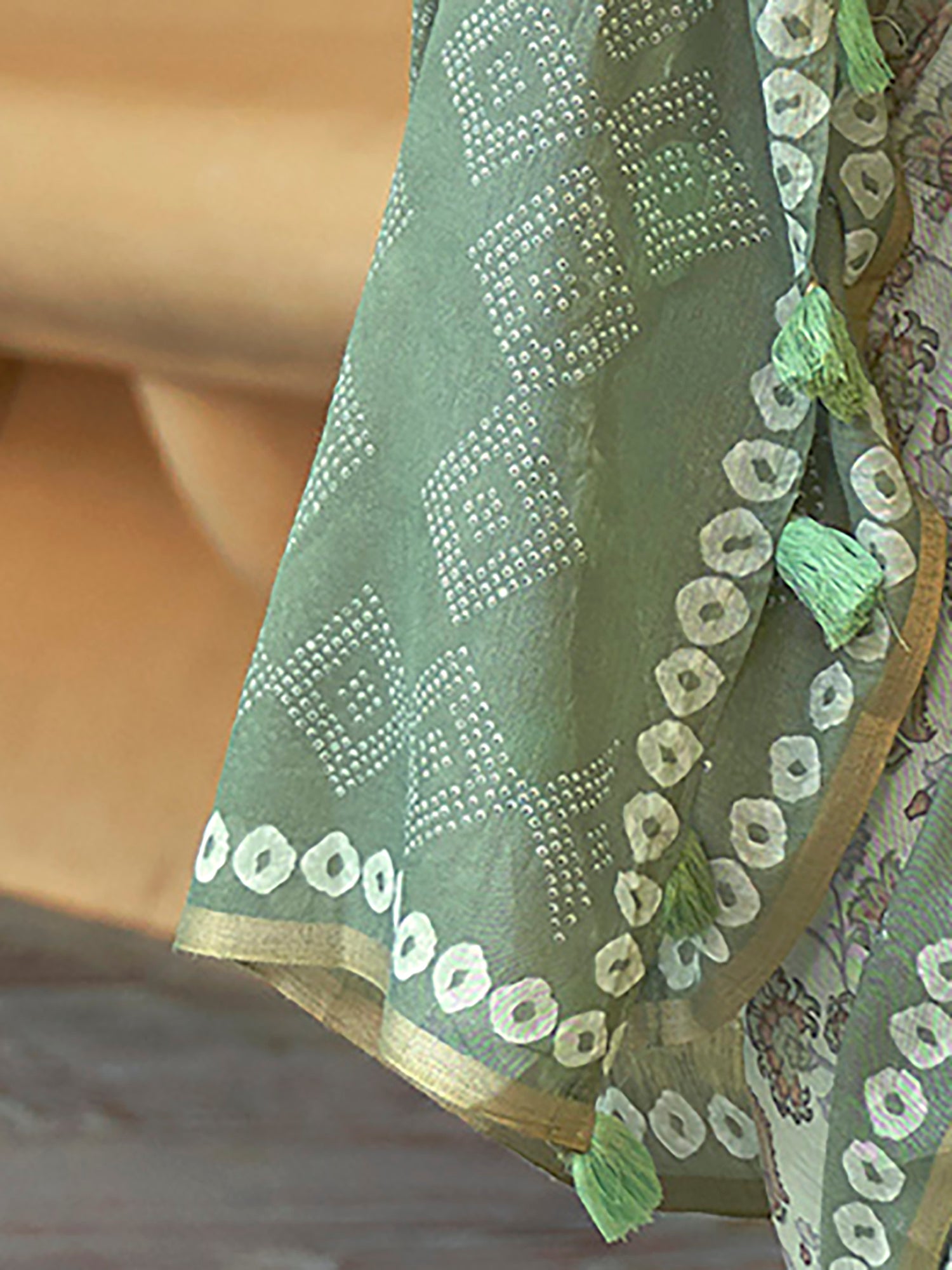Green Floral Printed Zari Bagh Saree - Ressa