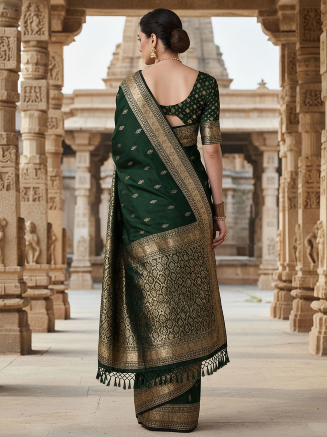 Green Silk Blend Banarasi Silk Saree - Ressa