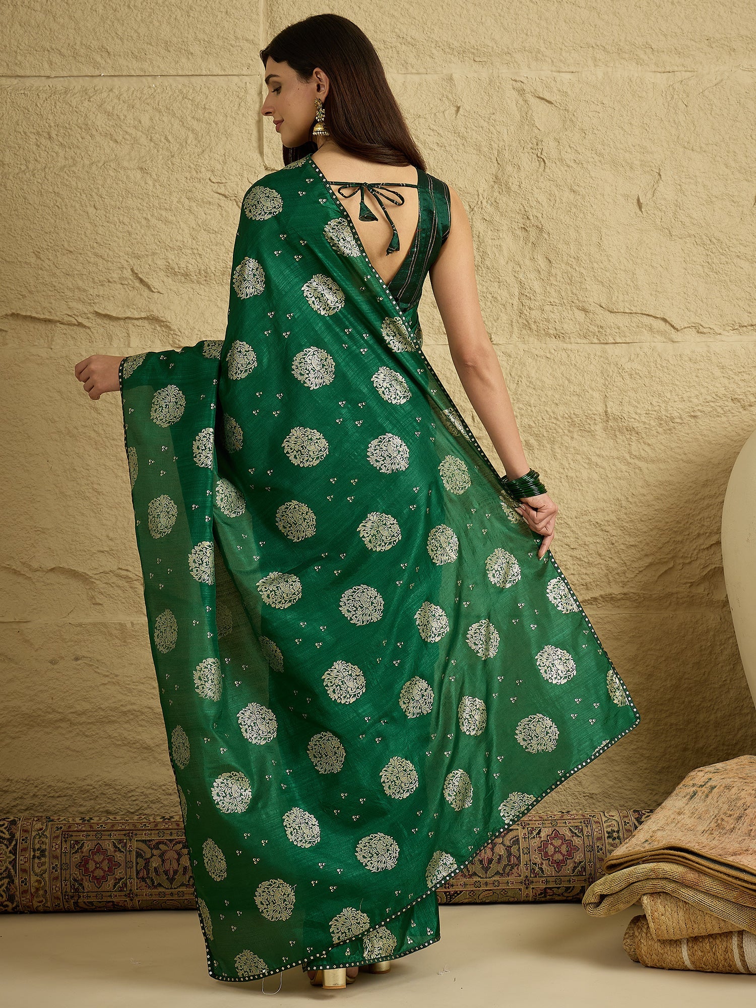 Green Silk Blend Traditional Buta Motif Saree - Ressa