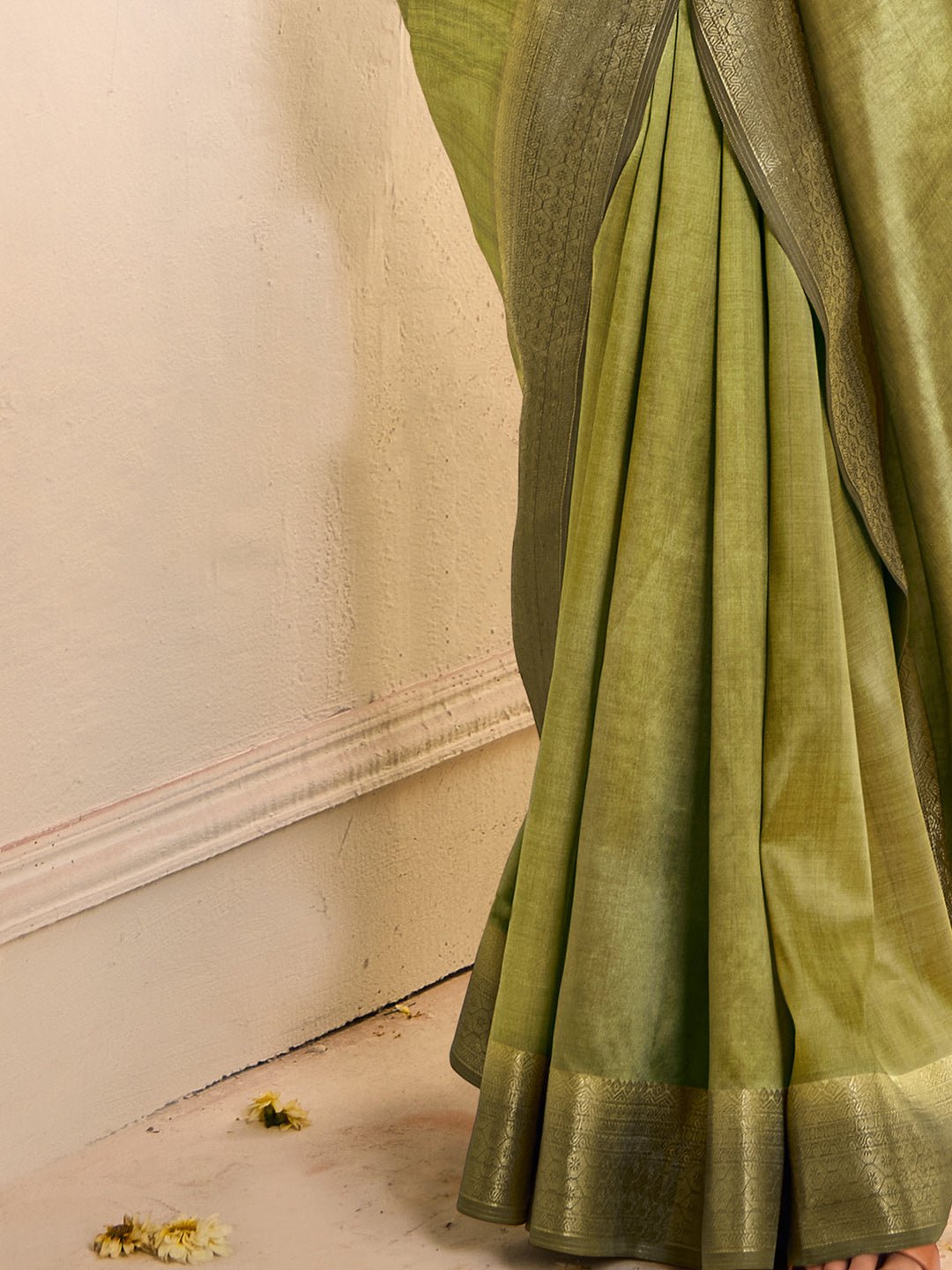 Green Tussar Silk Zari Weaving Saree - Ressa
