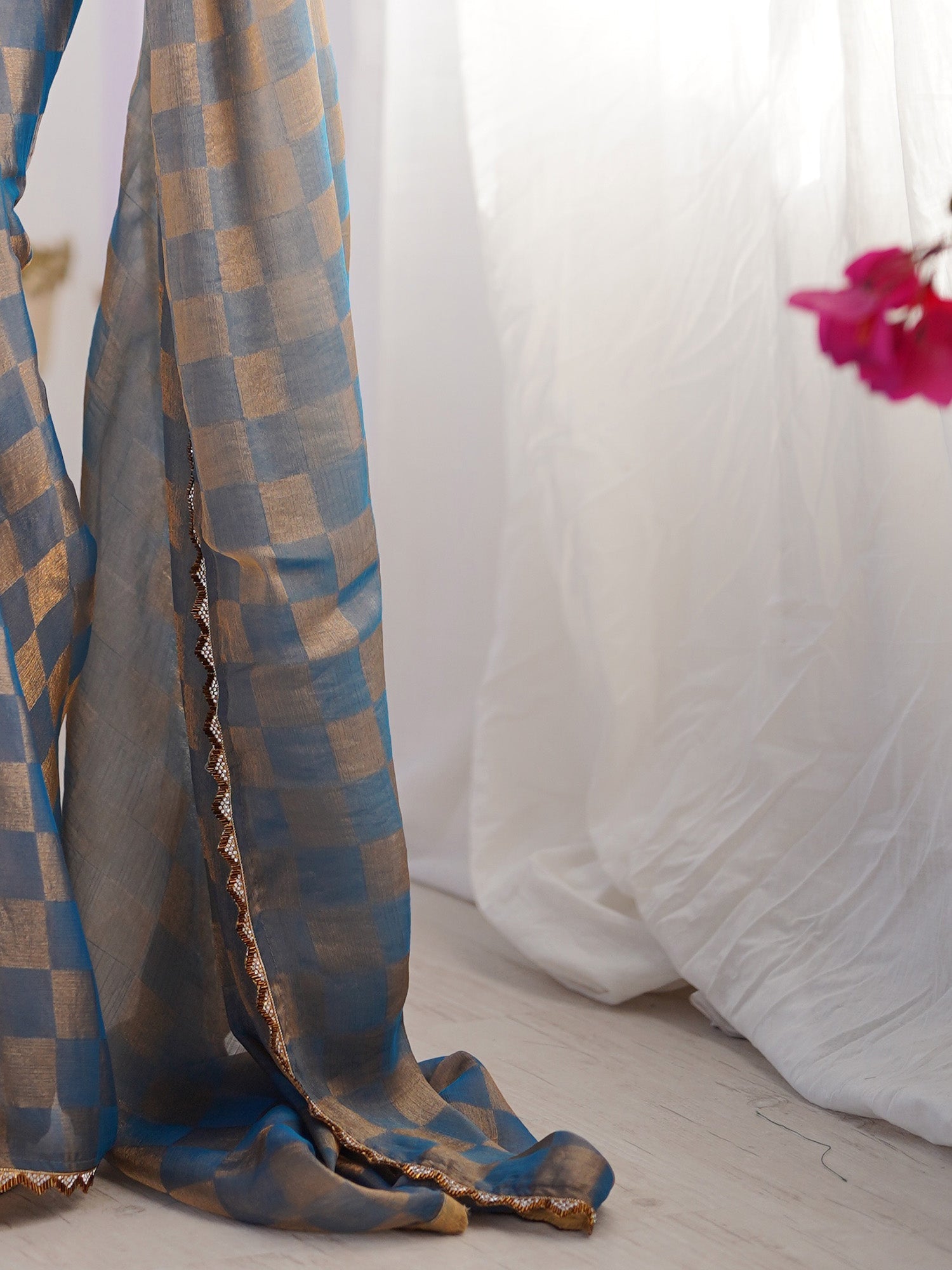 Grey Checkered Paper Silk Saree - Ressa