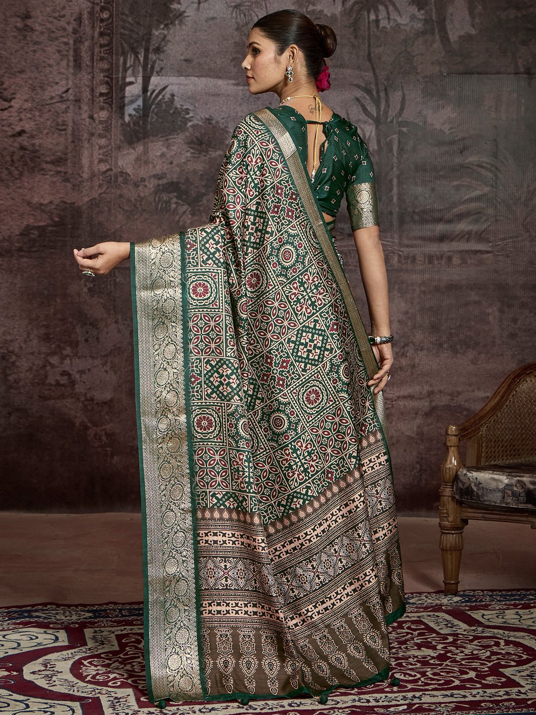Green Silk Blend Banarasi Silk Saree - Ressa