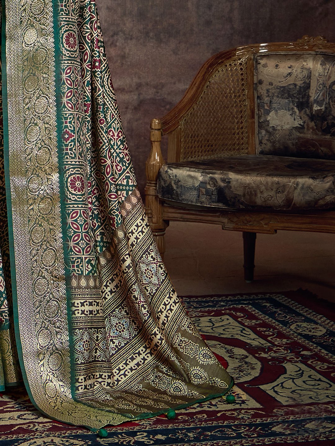Green Silk Blend Banarasi Silk Saree - Ressa