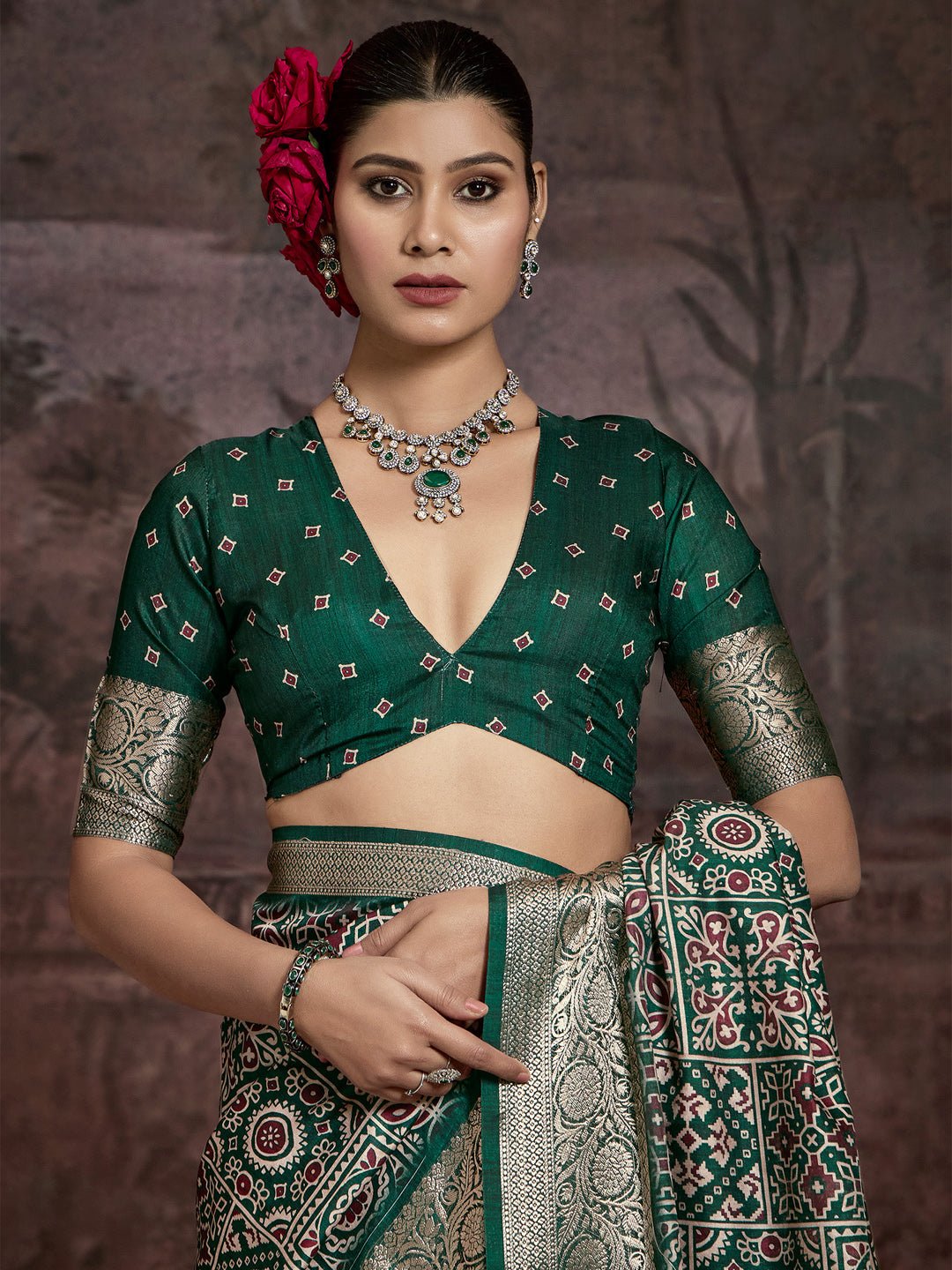 Green Silk Blend Banarasi Silk Saree - Ressa
