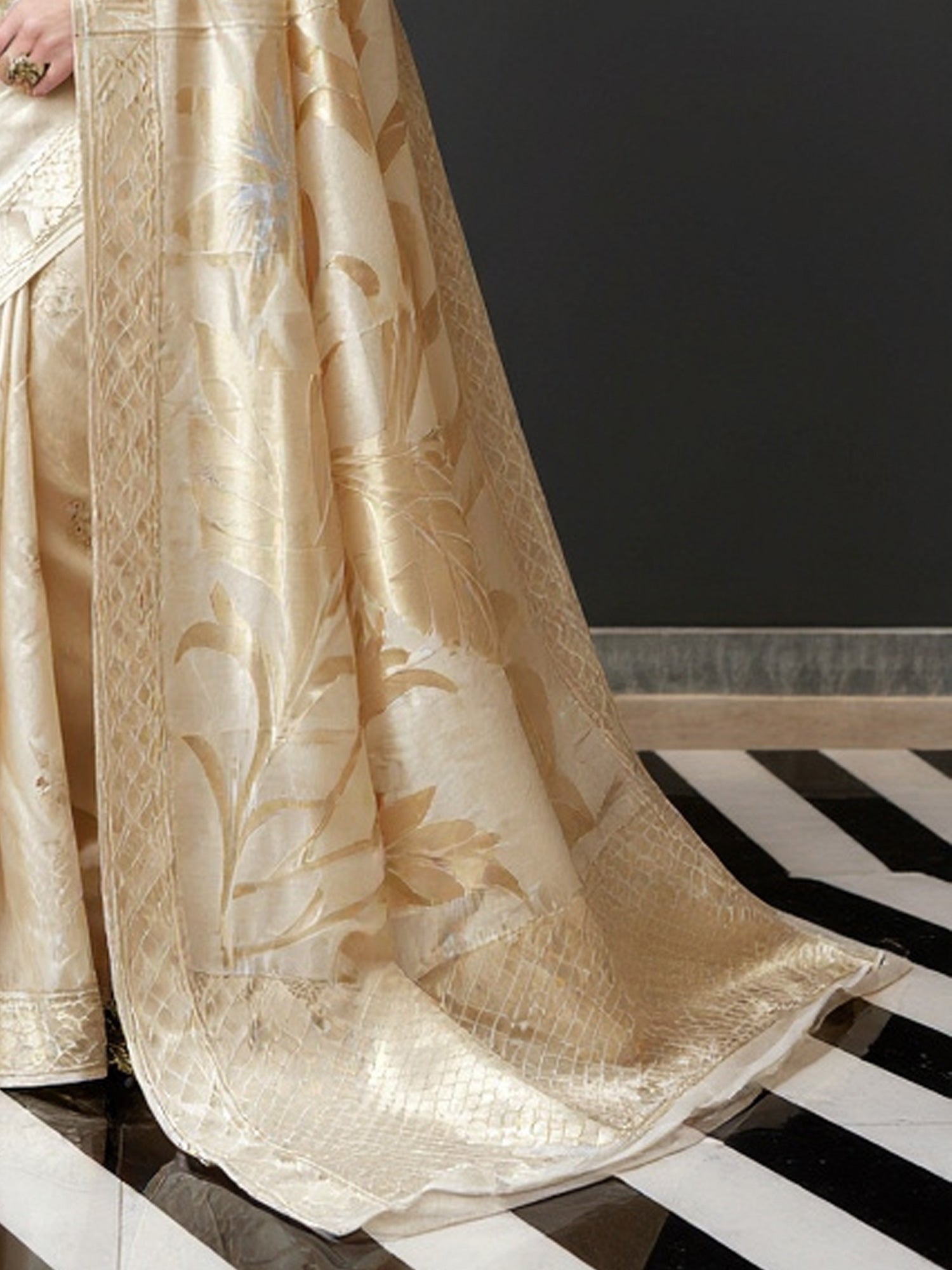 Ivory Jari Weave Saree - Ressa