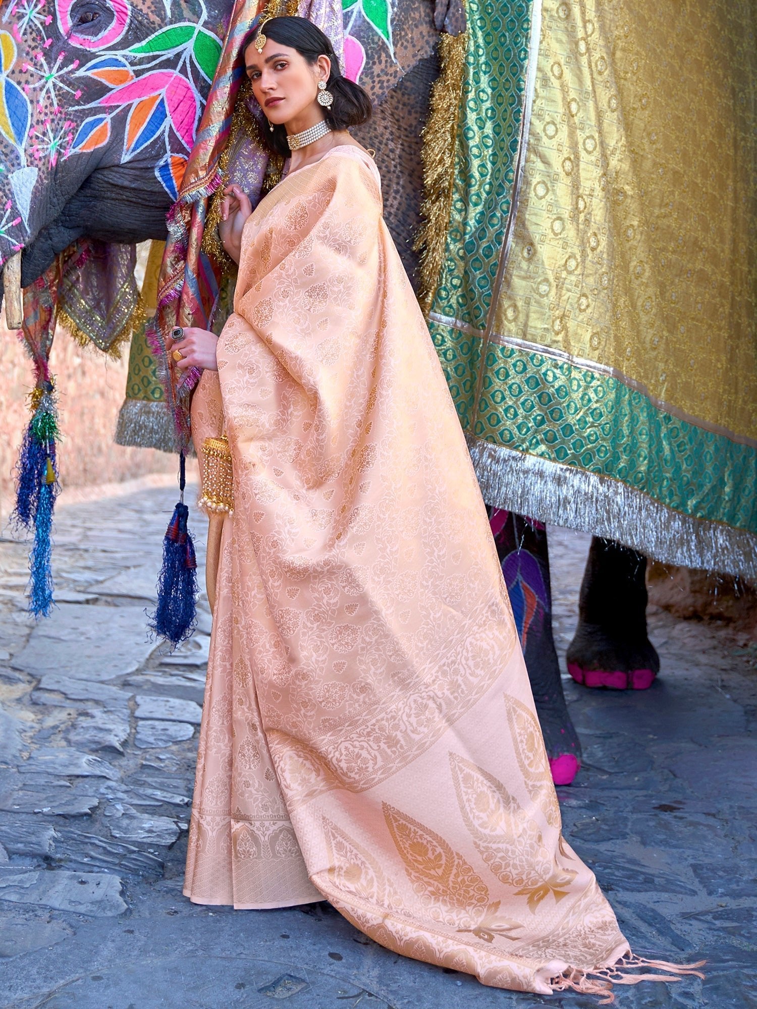 Ivory peach Jari Woven Banarasi Saree - Ressa