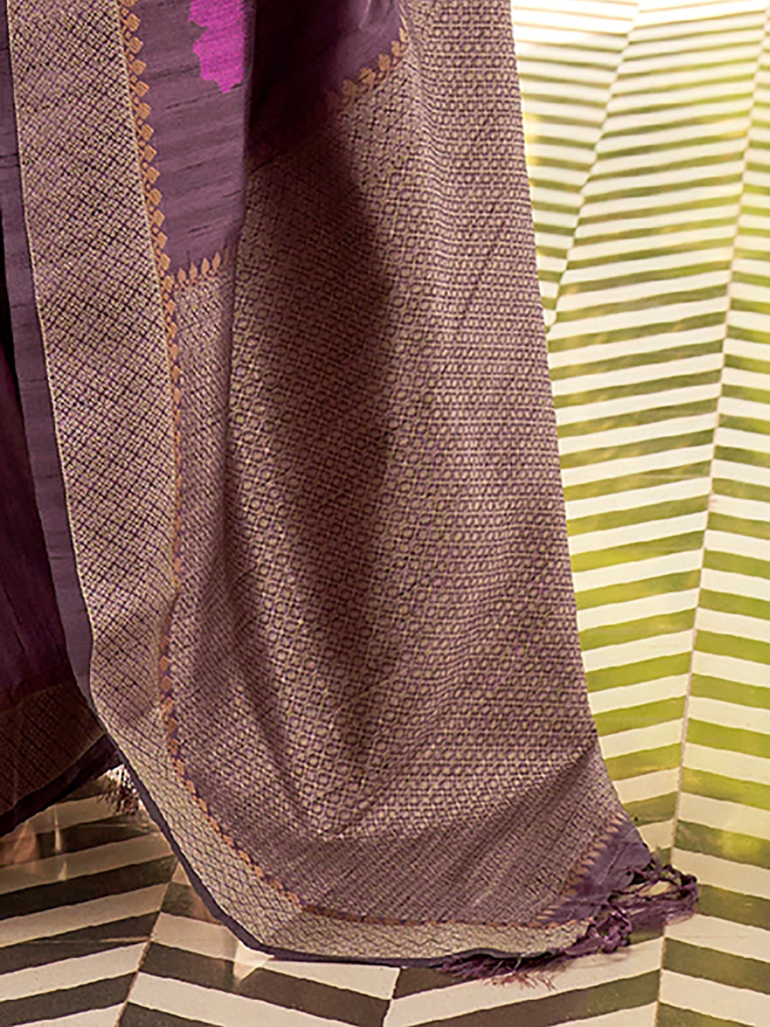 Lavender Silk Blend Banarasi Saree - Ressa