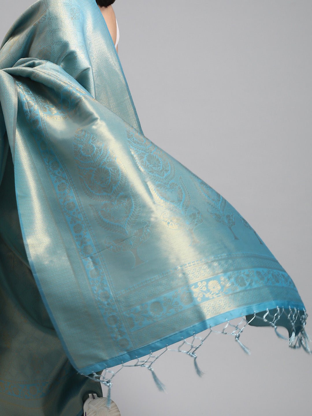 Light Blue Silk Blend Kanjeevaram Saree - Ressa