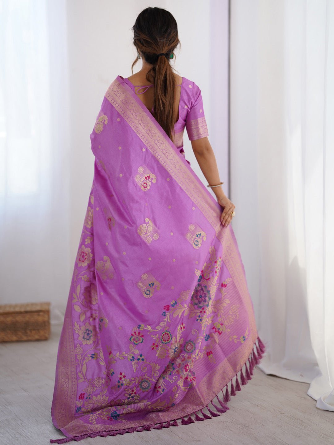 Lilac Silk Blend Banarasi Weave Floral Saree - Ressa