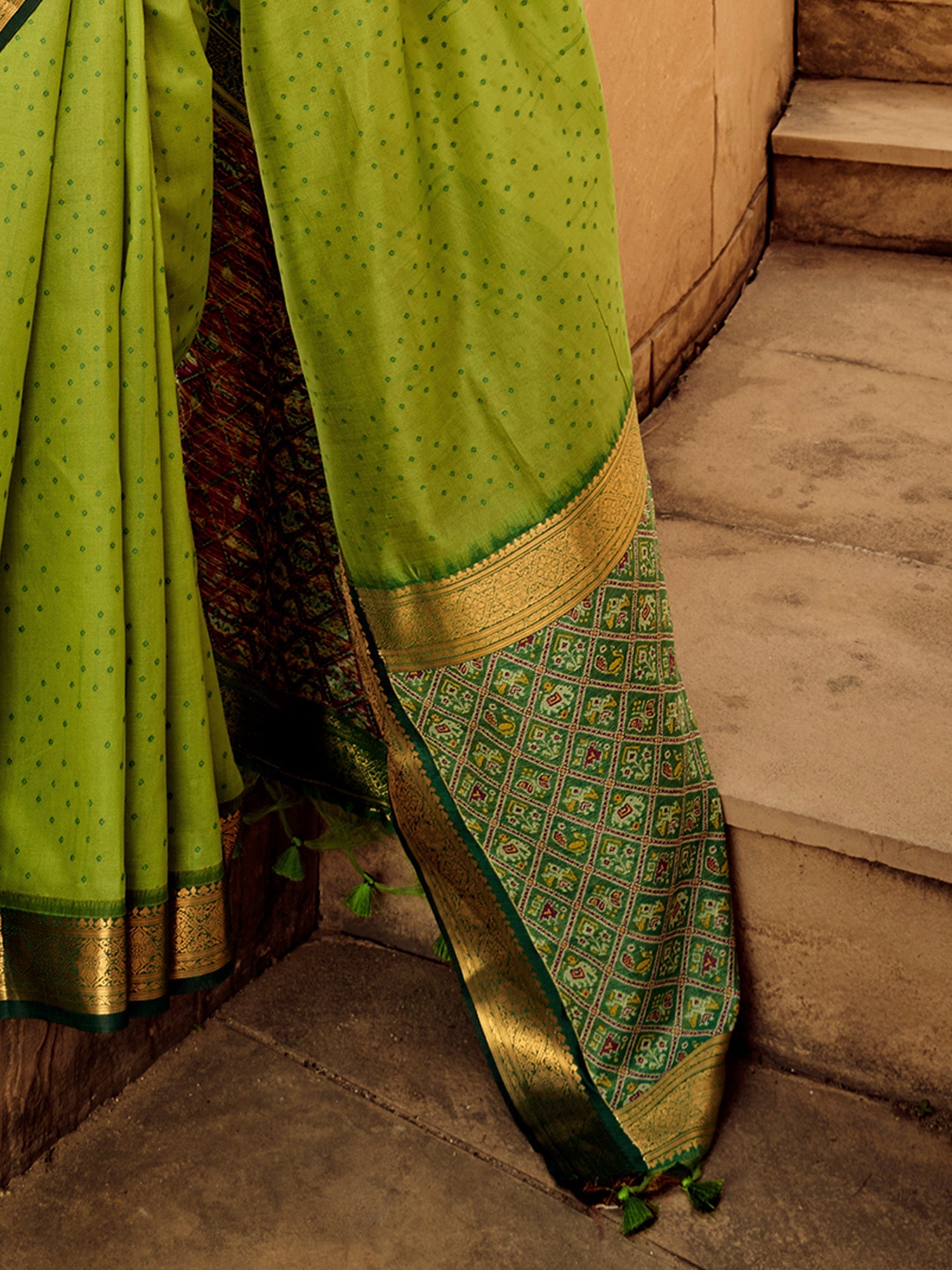 Lime Green Silk Blend Bandhani Saree - Ressa