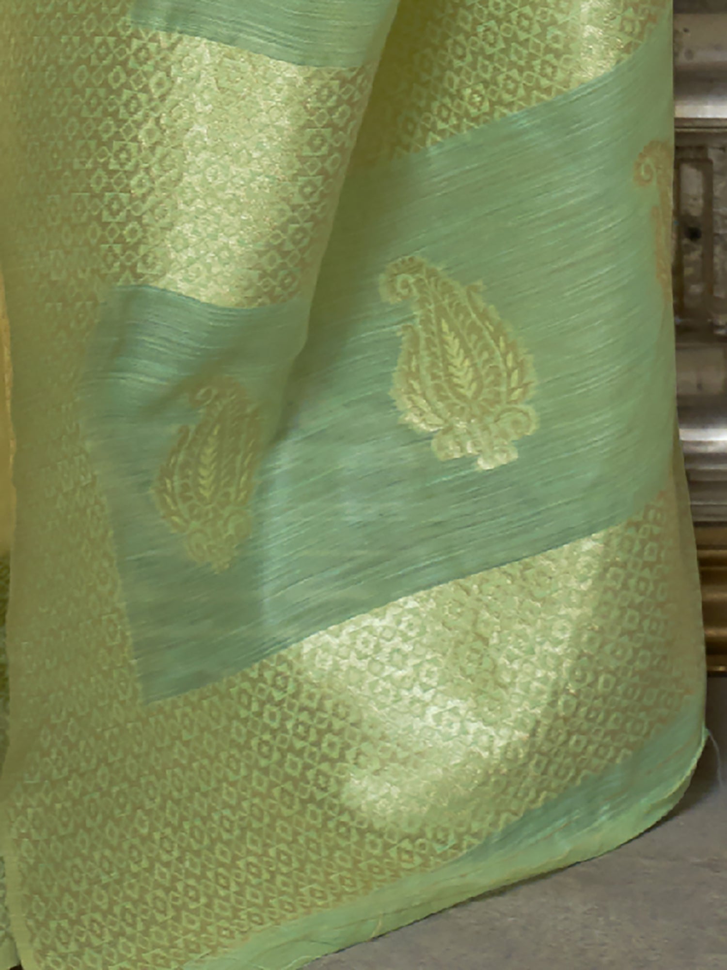 Linen Zari Weaving Buta Work Saree - Ressa
