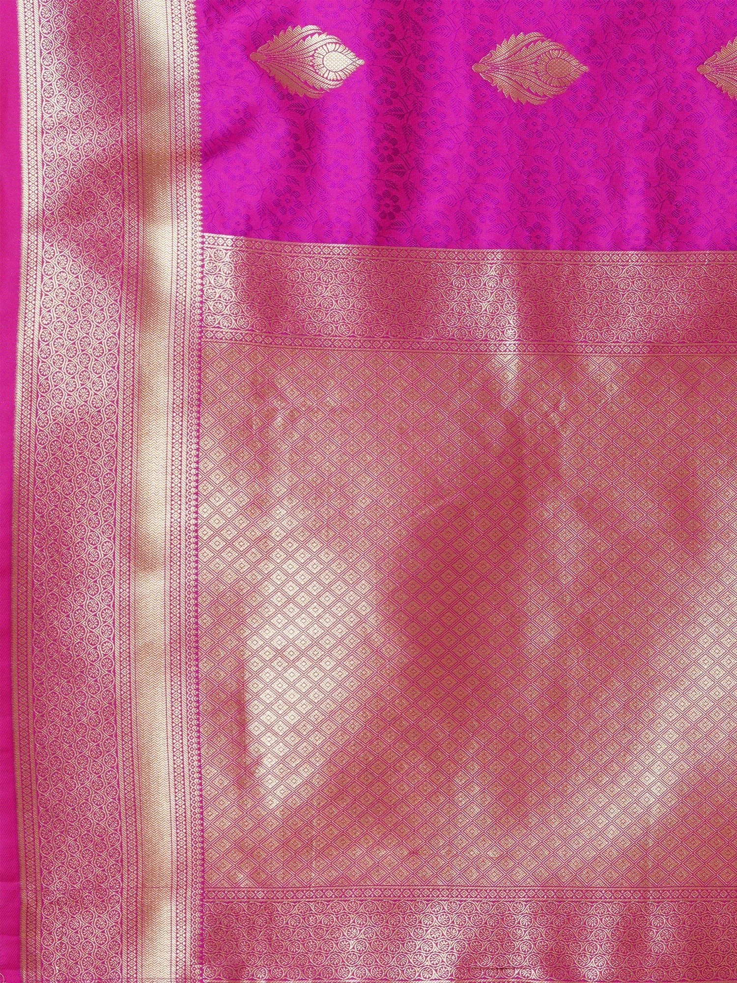 Magenta Banarasi Silk Saree with Zari Weave - Ressa
