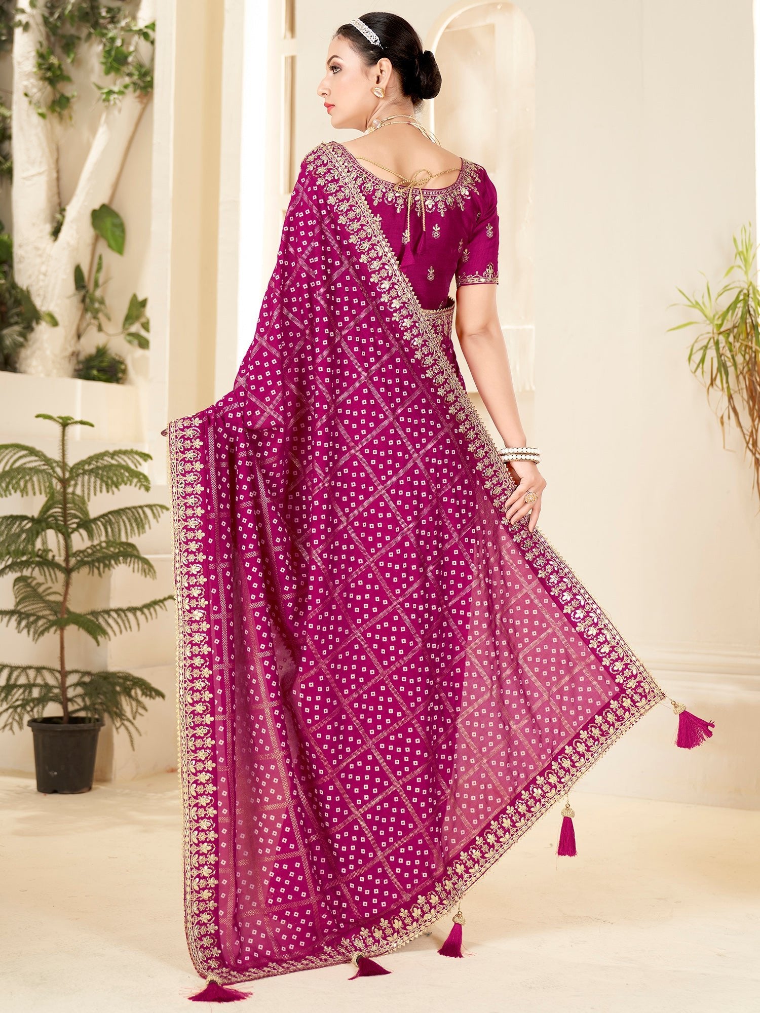 Magenta Bandhani Print Saree - Ressa