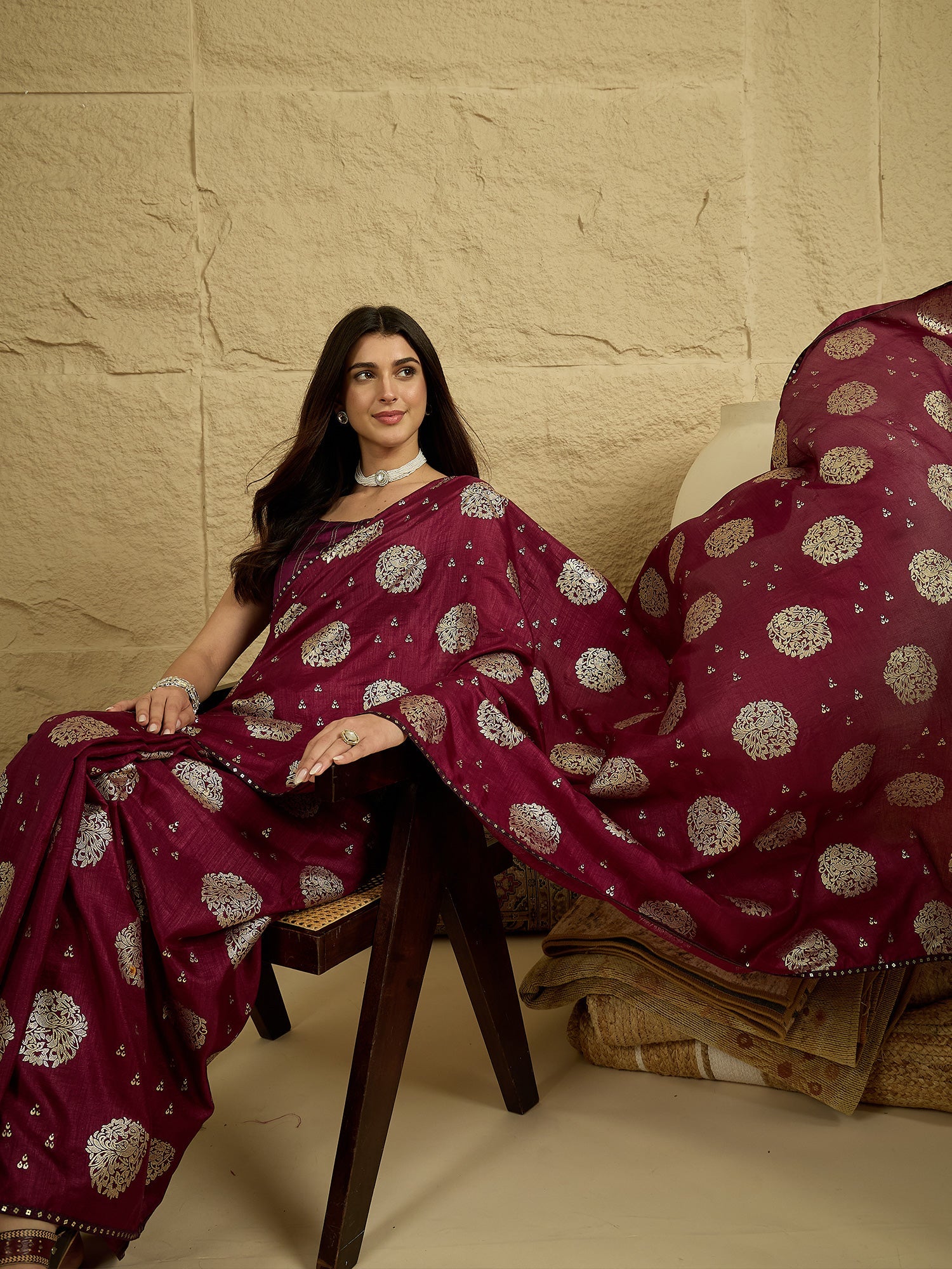 Magenta Silk Blend Traditional Woven Saree - Ressa
