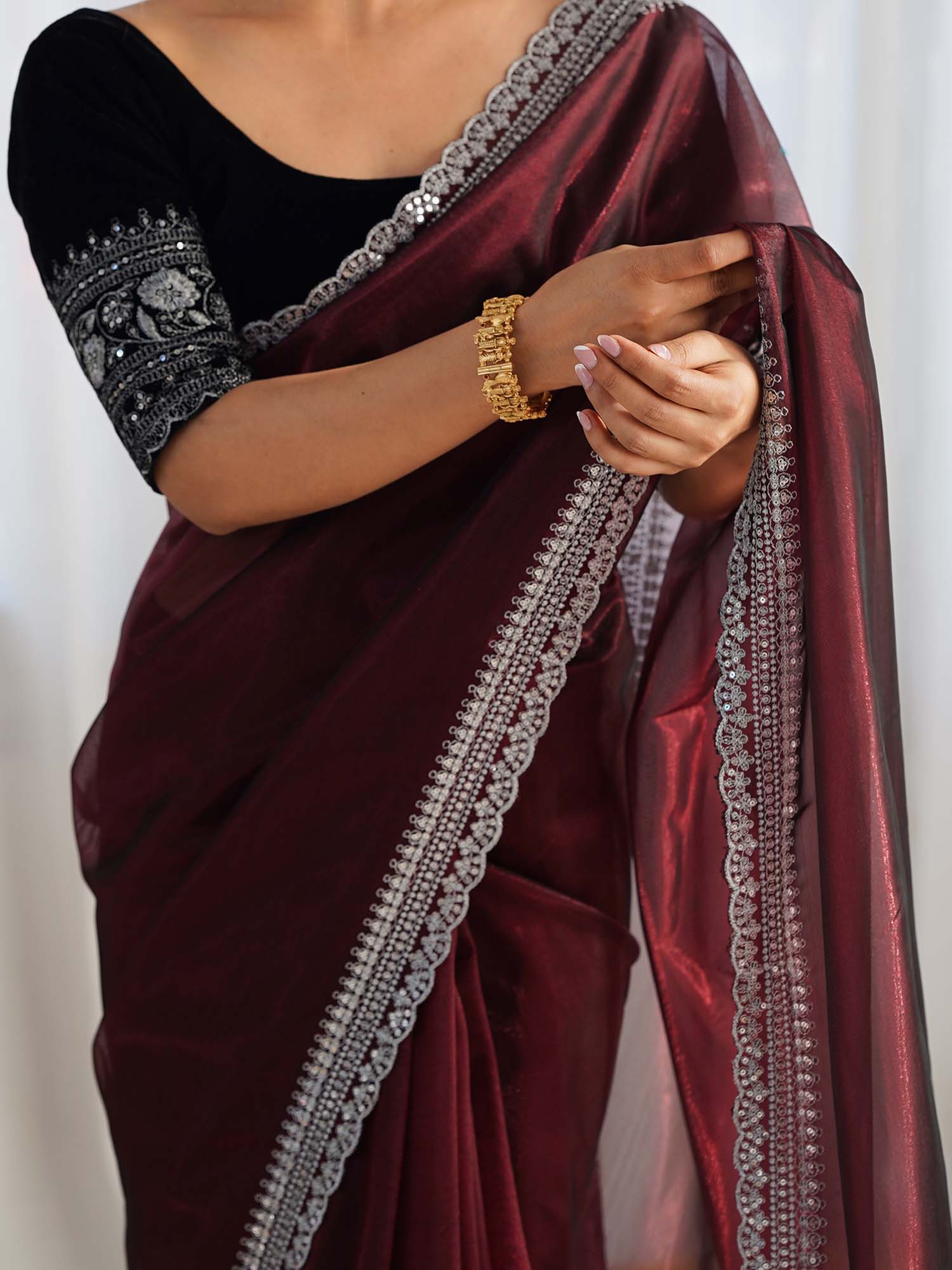 Maroon Solid Organza Scalloped Border Saree - Ressa