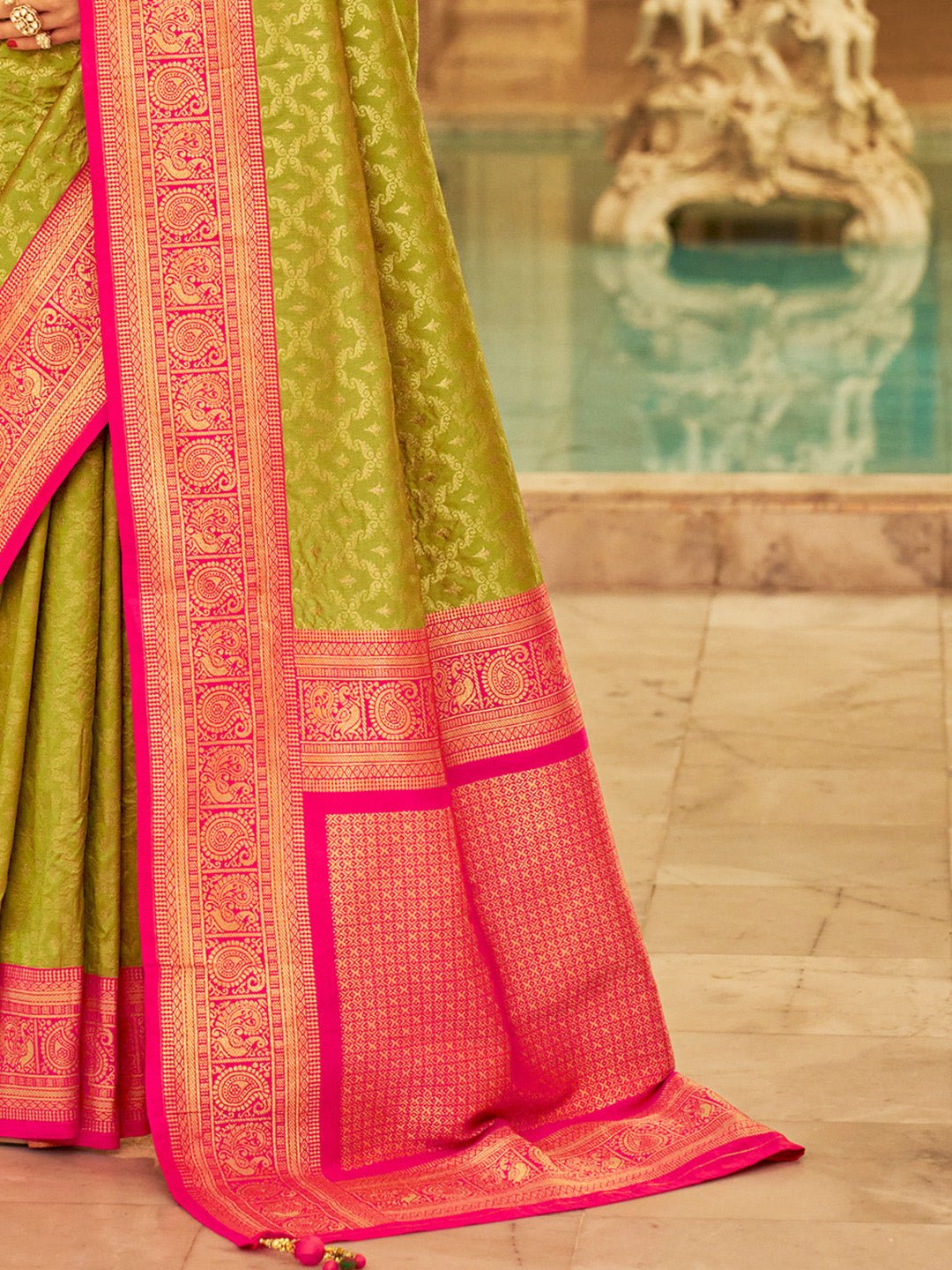 Mehendi Green &amp; Pink Silk Blend Banarasi Style Zari Woven saree - Ressa