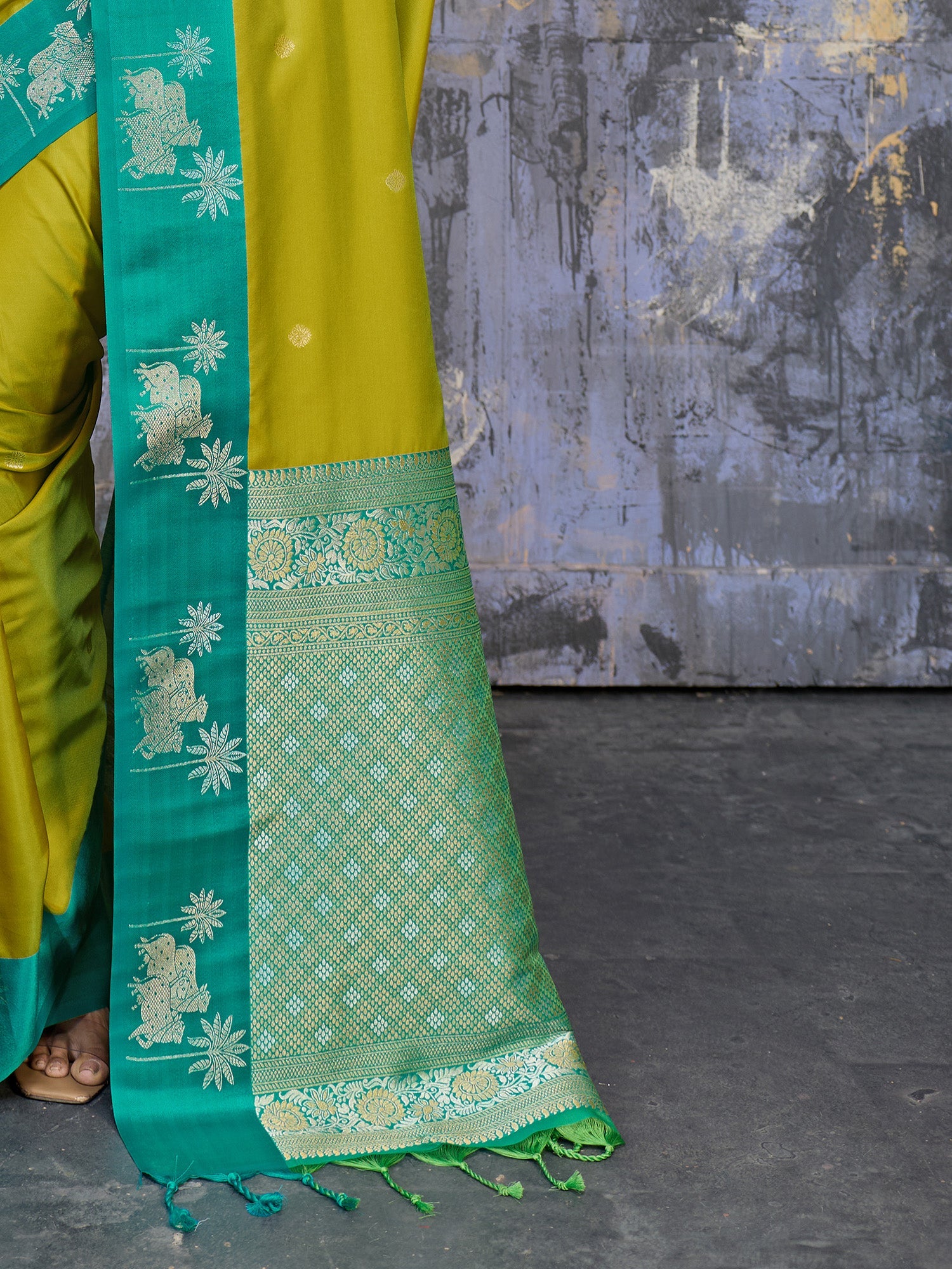 Mehendi Green & Teal Banarasi Silk Blend Saree - Ressa