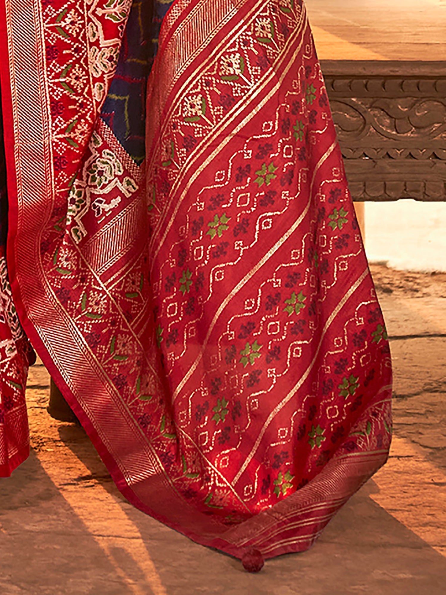 Navy Blue Silk Blend Banarasi Saree - Ressa