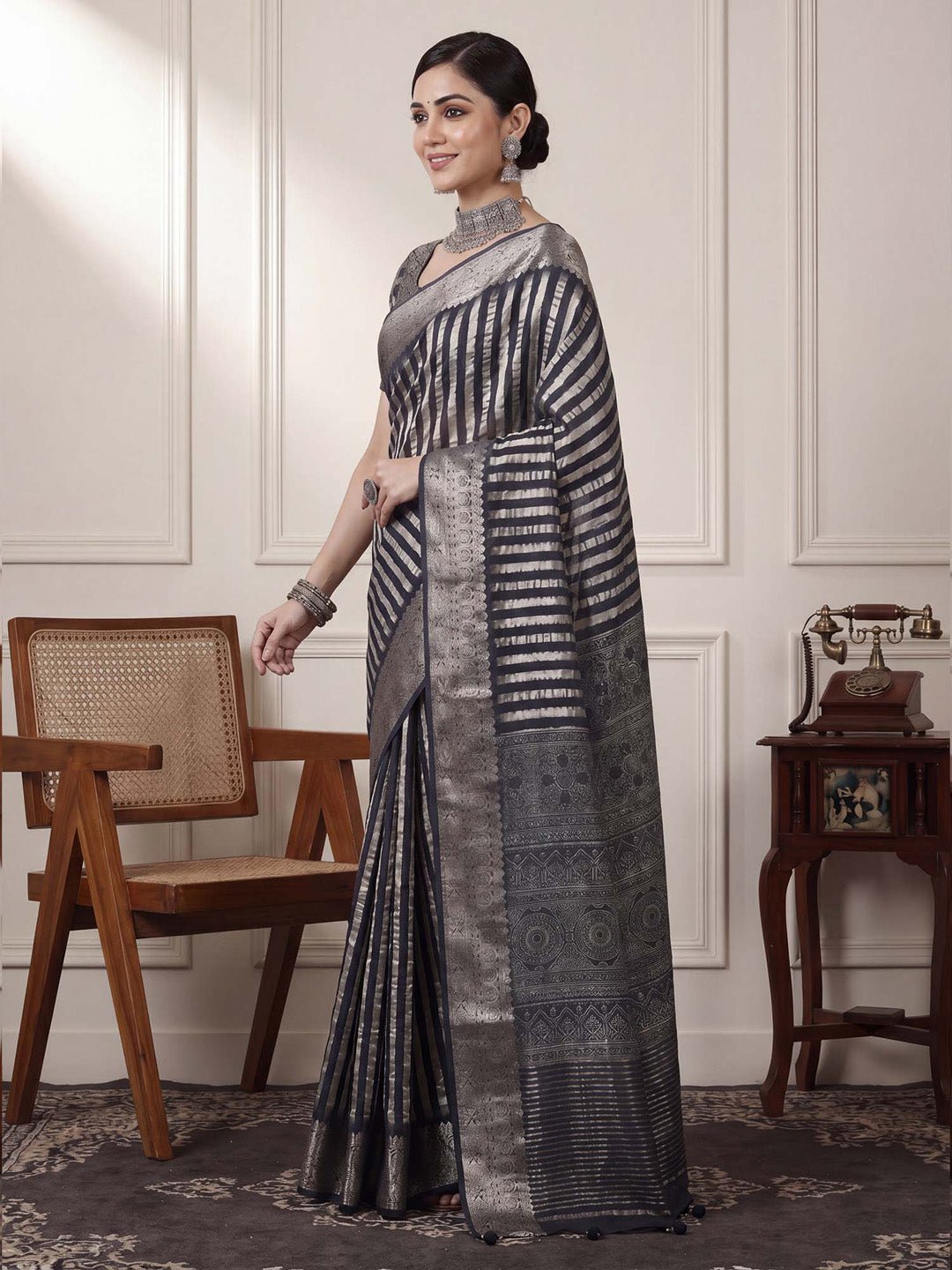 Navy blue viscose saree with digital print - Ressa