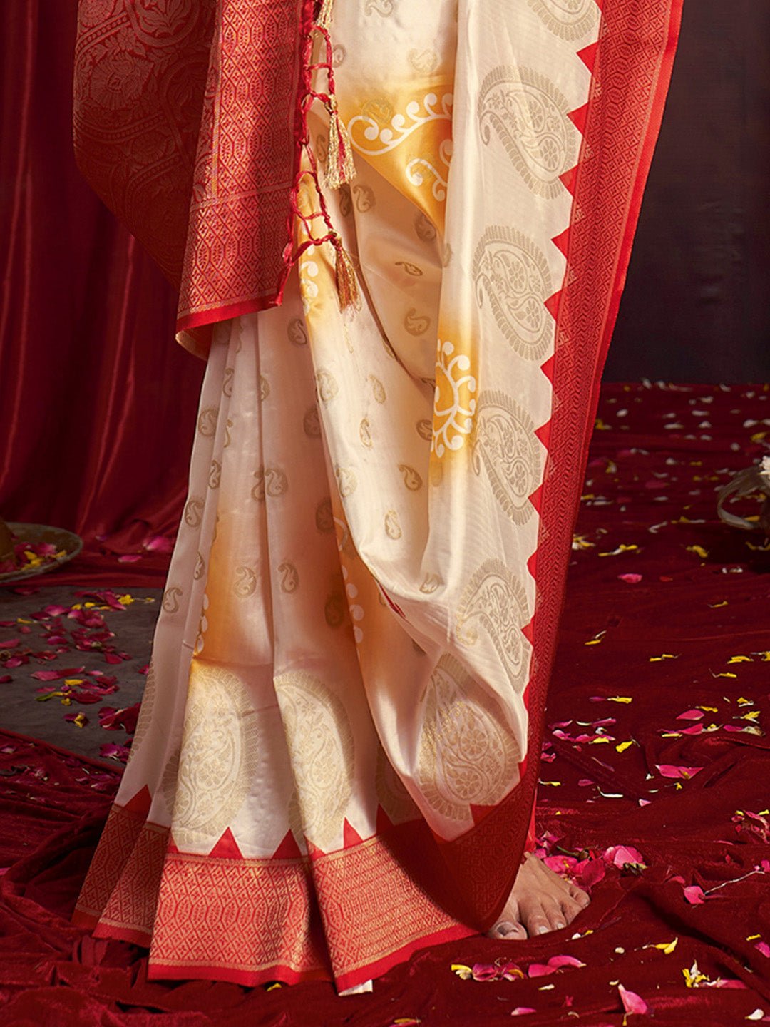 Off-White &amp; Red Silk Blend Paisley Zari Weave Saree - Ressa