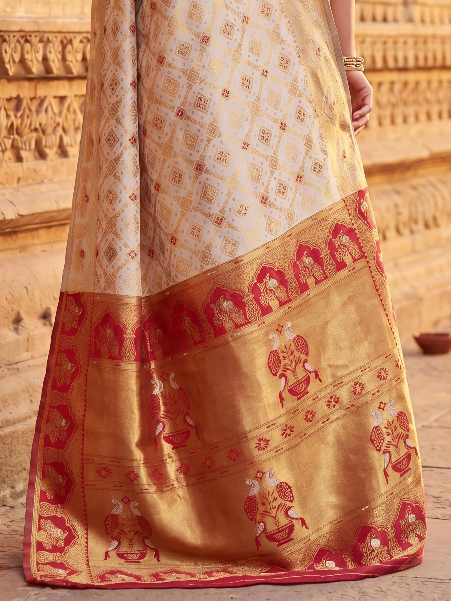 Off-White Banarasi Silk Heritage Zari Weave Saree - Ressa