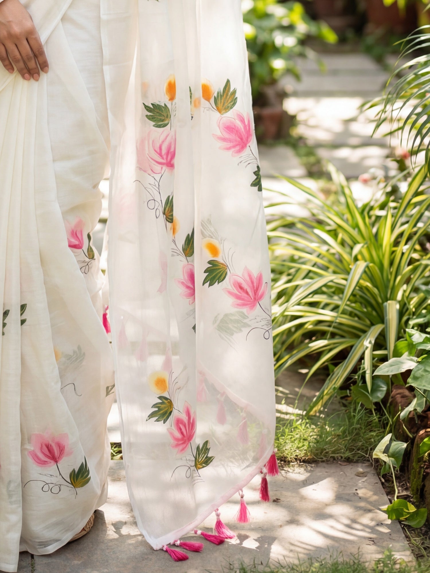 Off-White : Floral Hand-Painted Saree - Ressa