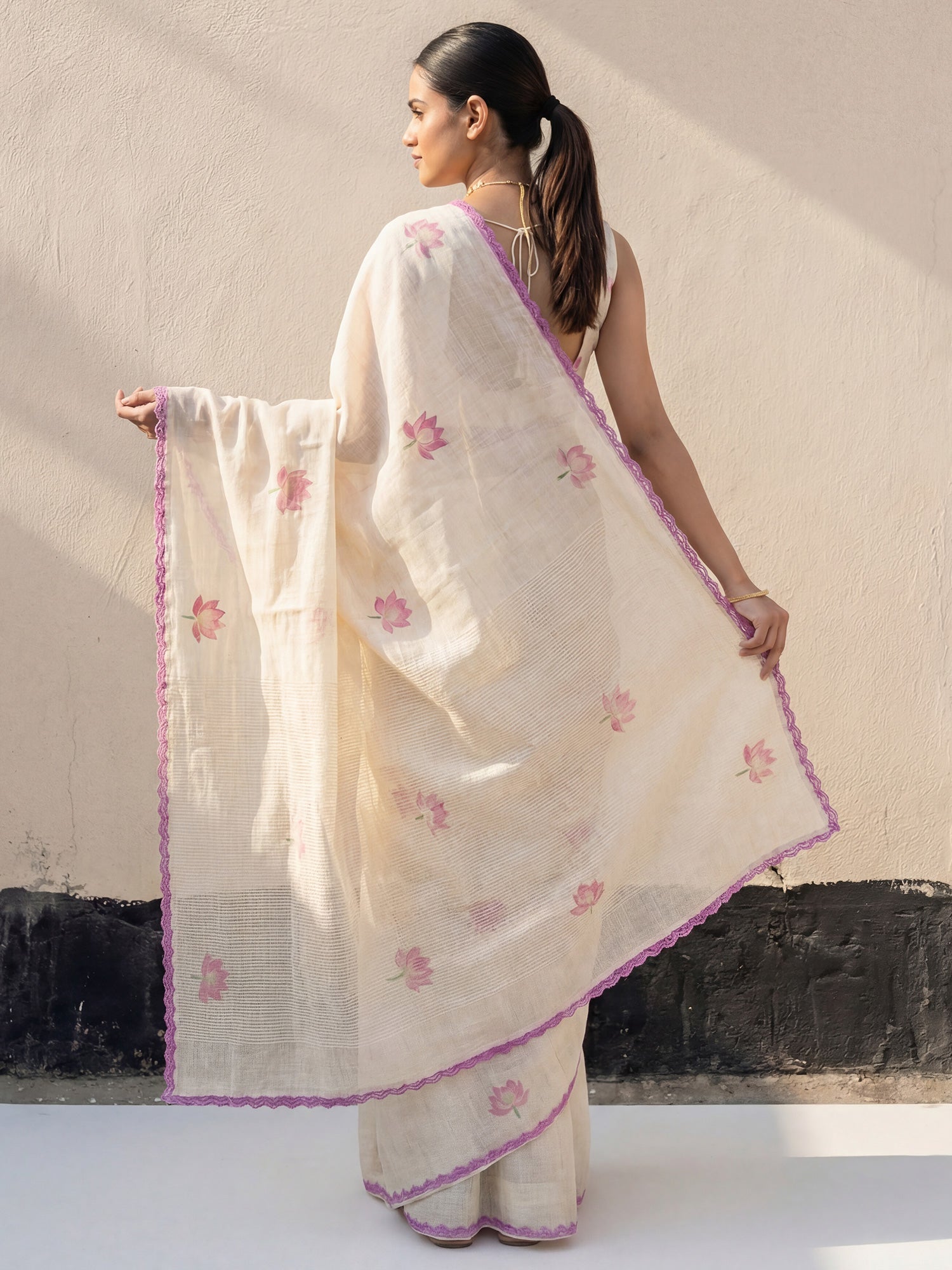 Off-White Handloom Linen Saree with Lotus Embroidery - Ressa