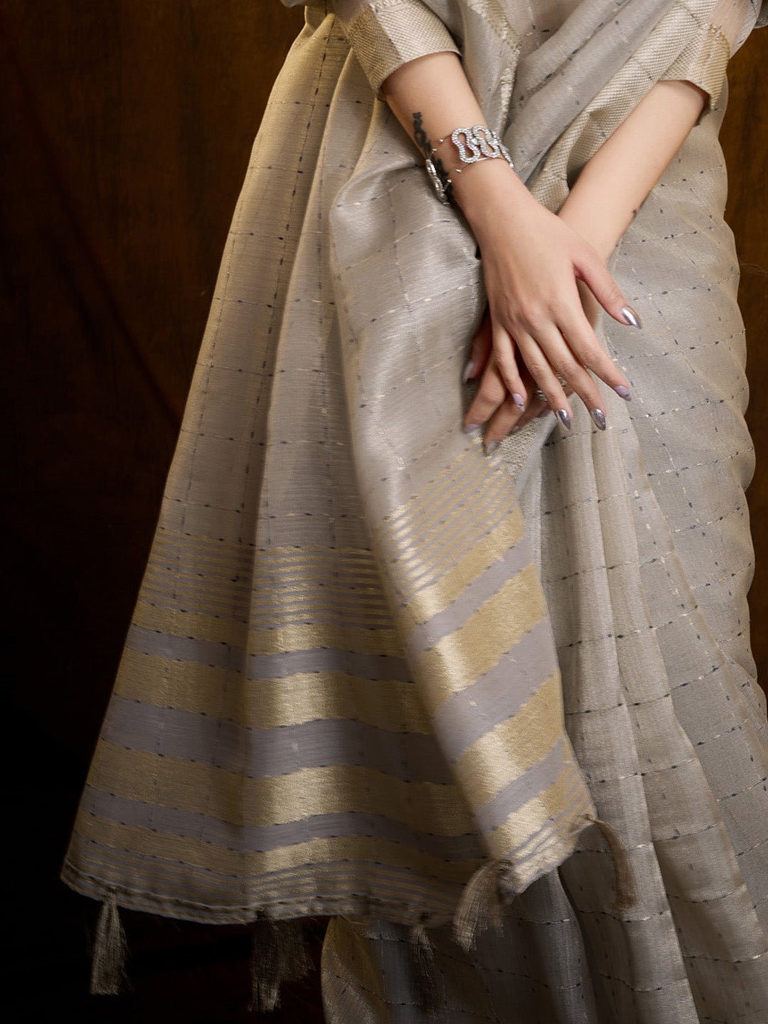 Off-White Linen Blend Banarasi Zari Woven Saree - Ressa