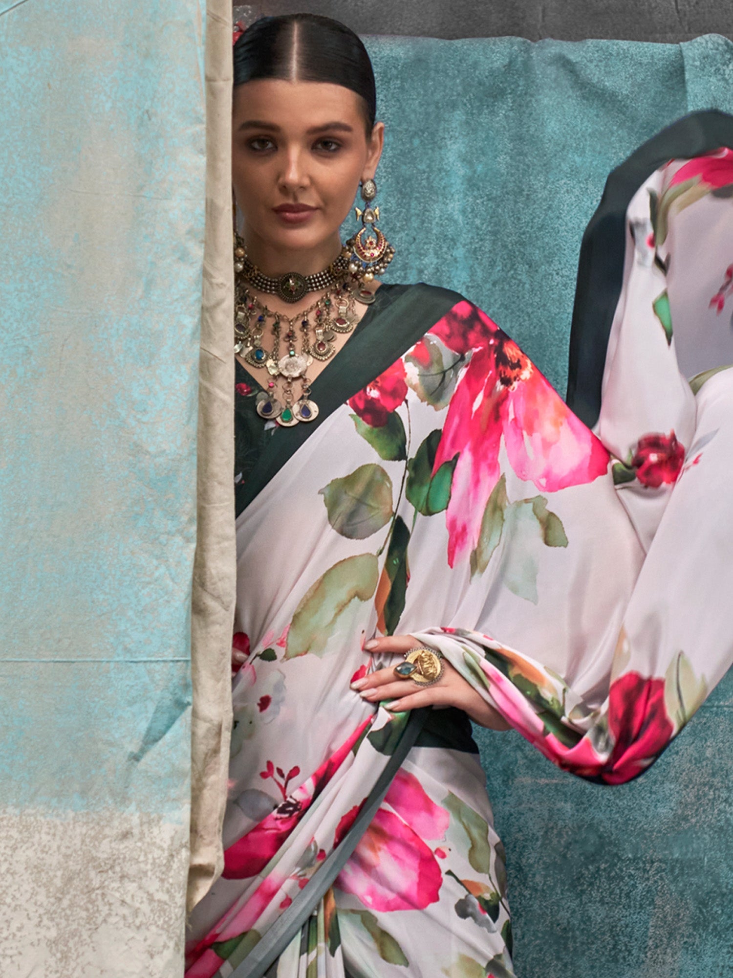 Off-White & Pink Floral Print Saree - Ressa