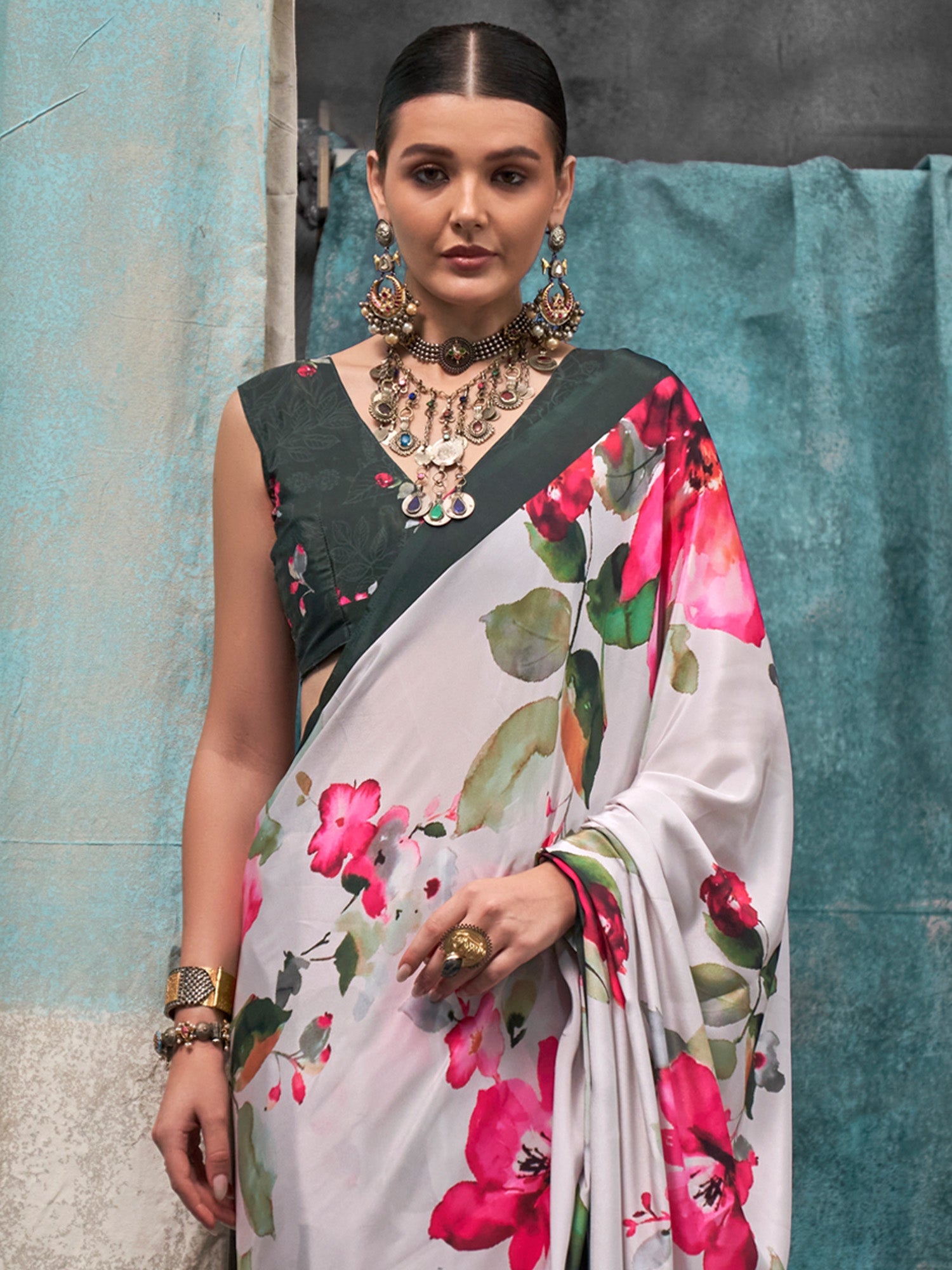 Off-White & Pink Floral Print Saree - Ressa