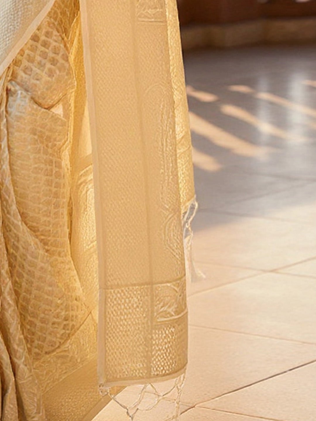 Off White Silk Blend Banarasi Silk Saree - Ressa