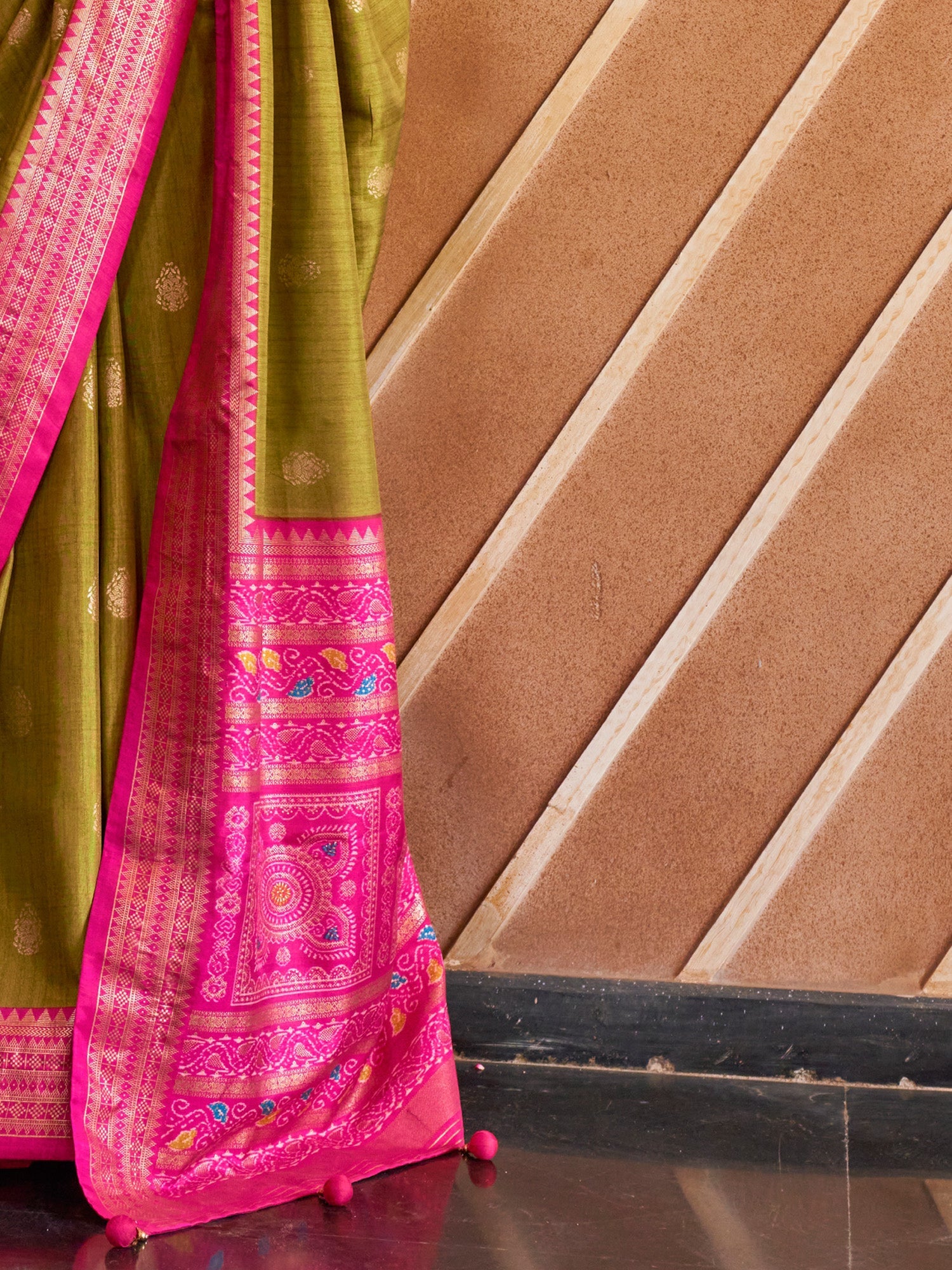 Olive Green Banarasi Silk Saree - Ressa